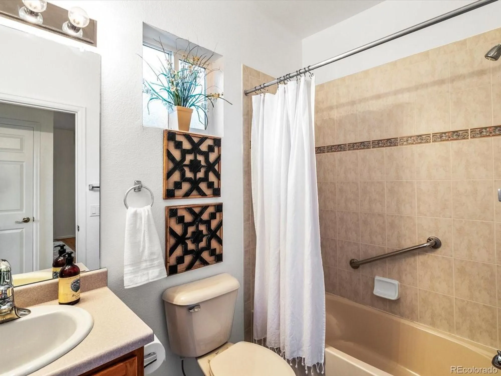 Property Slideshow image 28 of 40 | 23730 e otero dr, Aurora, CO, 80016