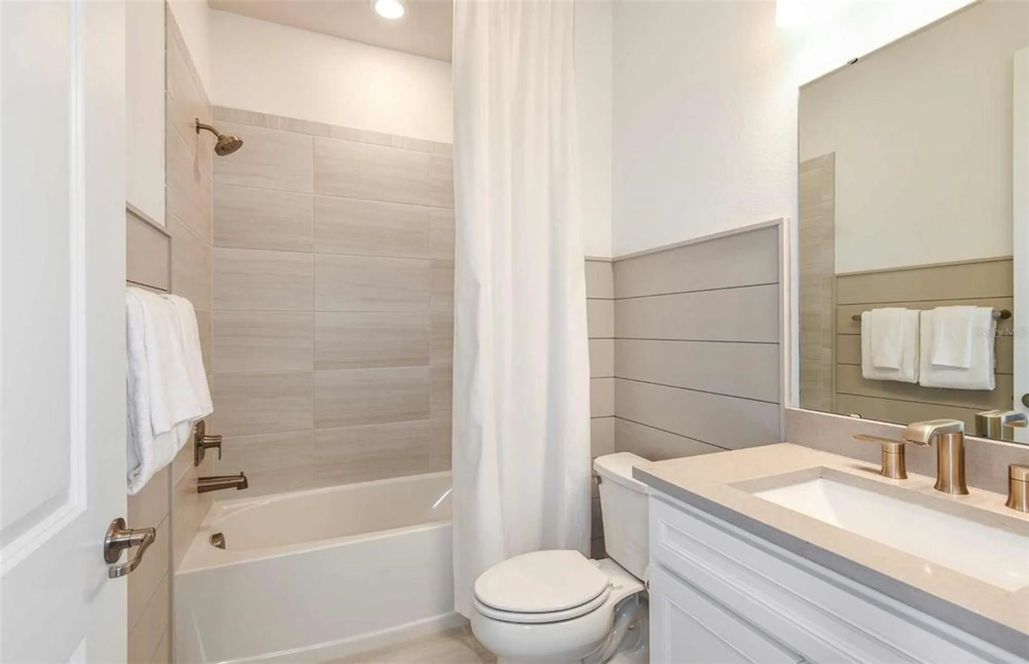 Property Slideshow image 14 of 29 | 14855 sunlit cir, Parrish, FL, 34219