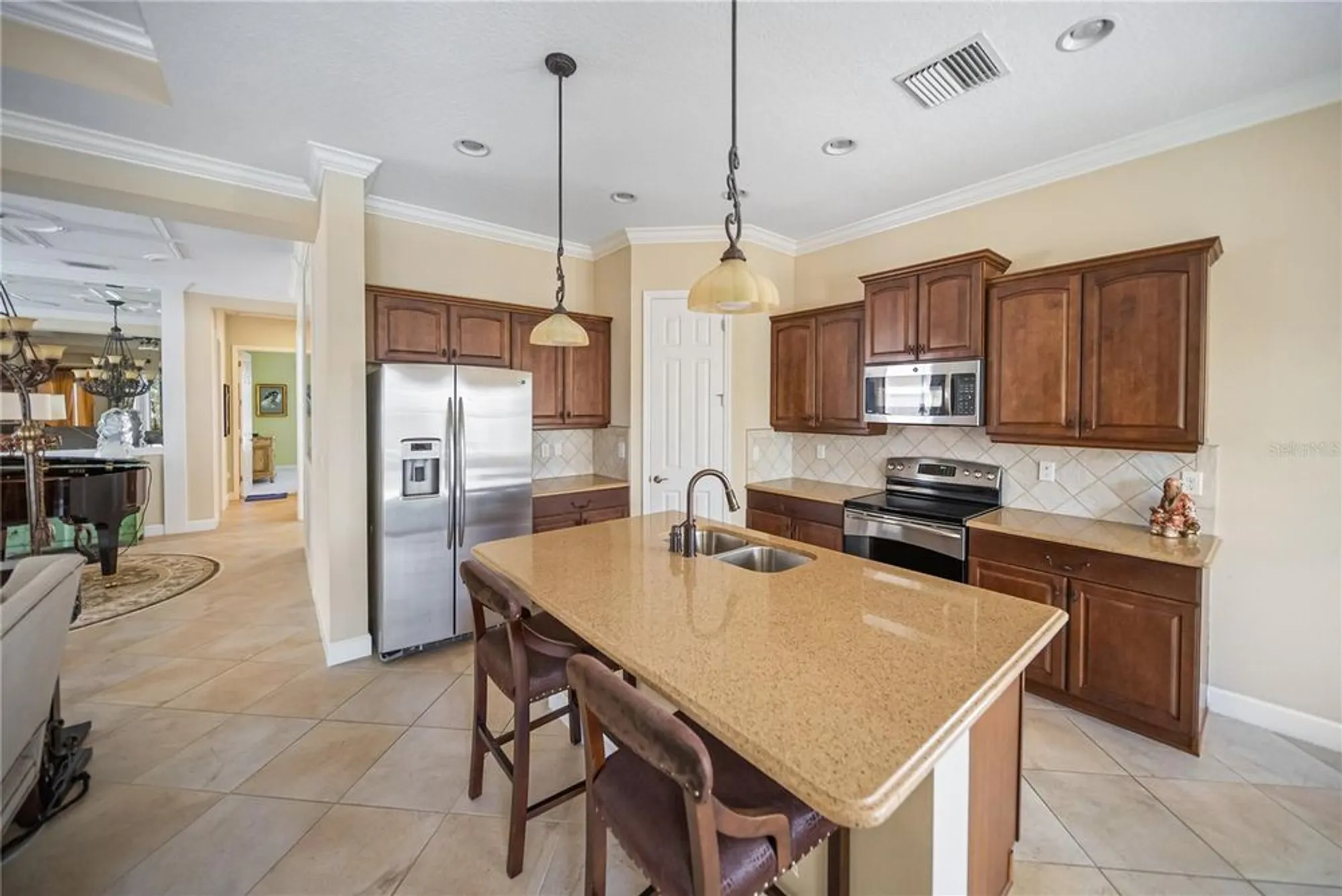Property Slideshow image 11 of 43 | 305 siena vista pl, Sun City Center, FL, 33573