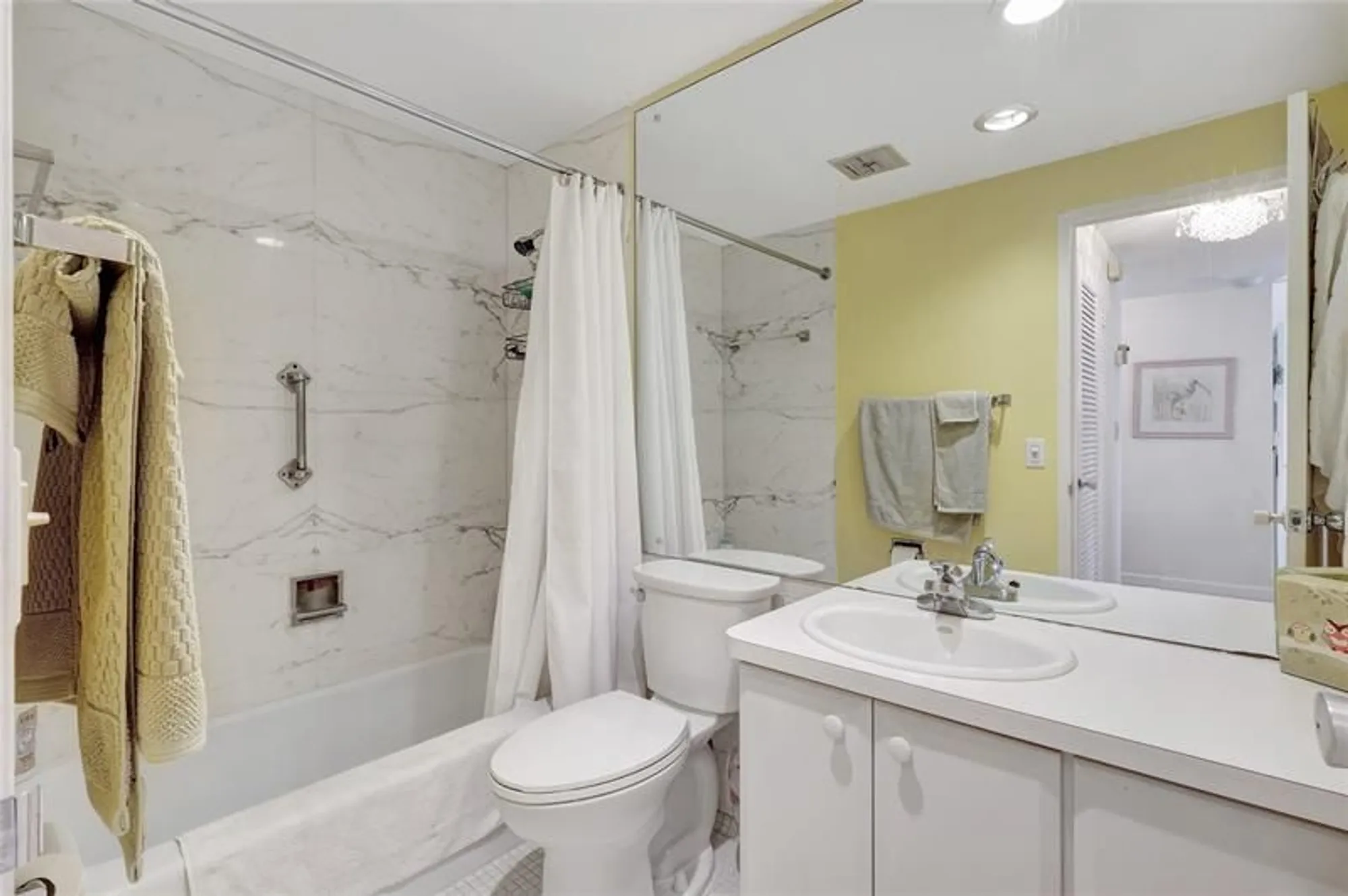 Property Slideshow image 13 of 18 | 3333 ne 34th st 1118, Fort Lauderdale, FL, 33308