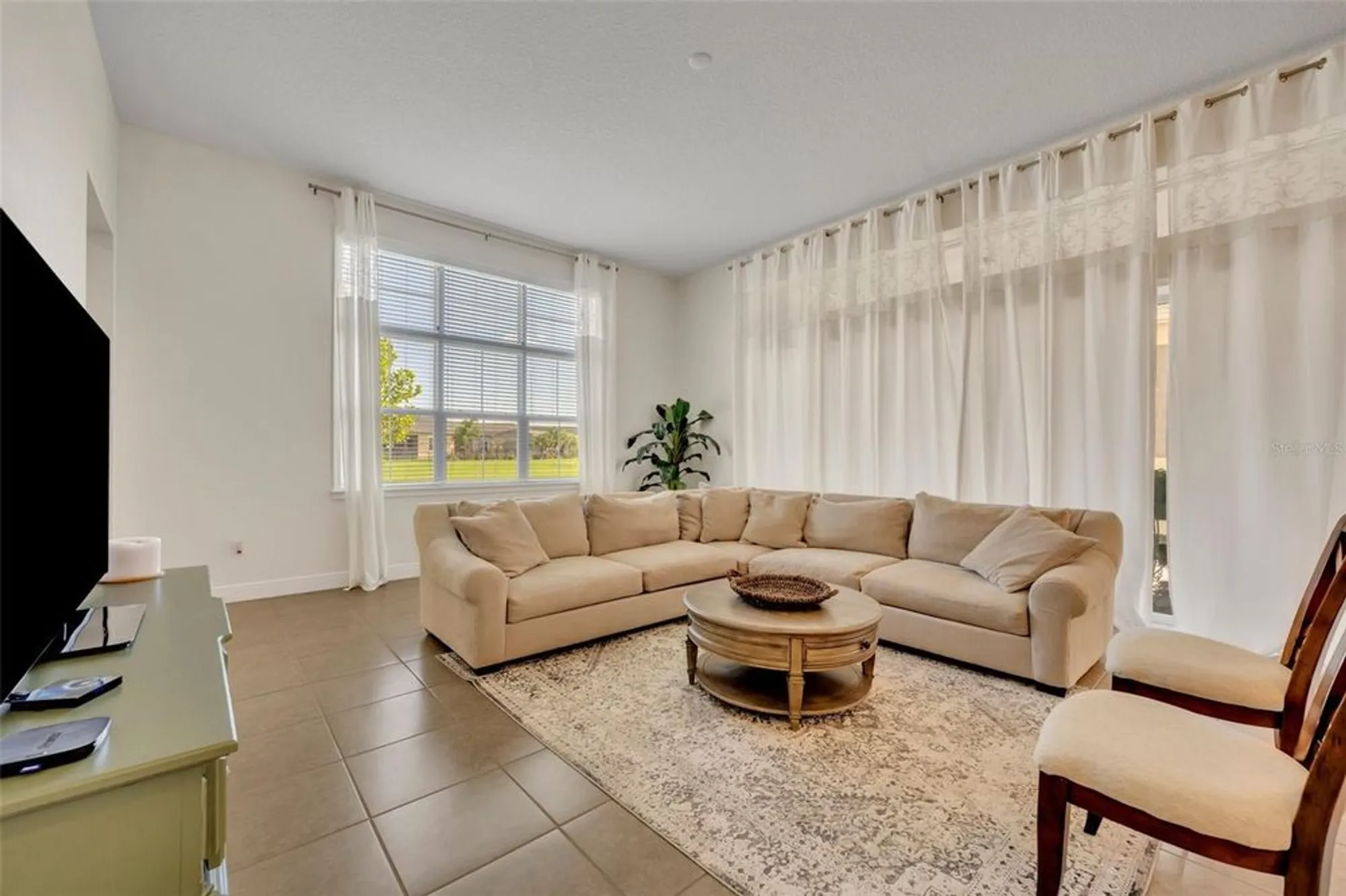 Property Slideshow image 13 of 40 | 2666 meadowedge loop, Saint Cloud, FL, 34772