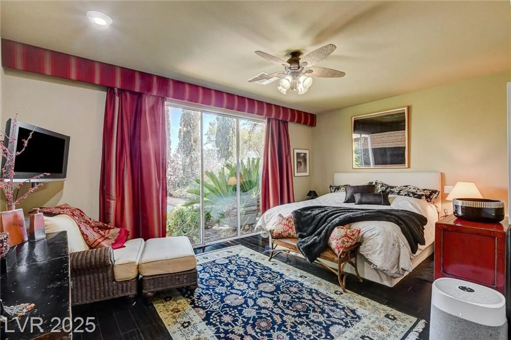 Property Slideshow image 27 of 56 | 5152 vincitor st, Las Vegas, NV, 89135