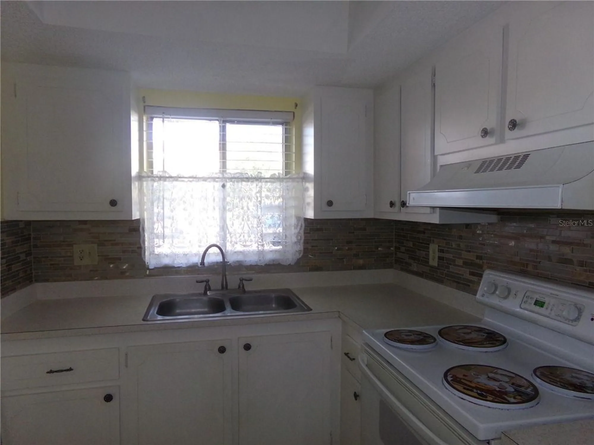 Property Slideshow image 4 of 33 | 4111 heron way # 103, Bradenton, FL, 34205