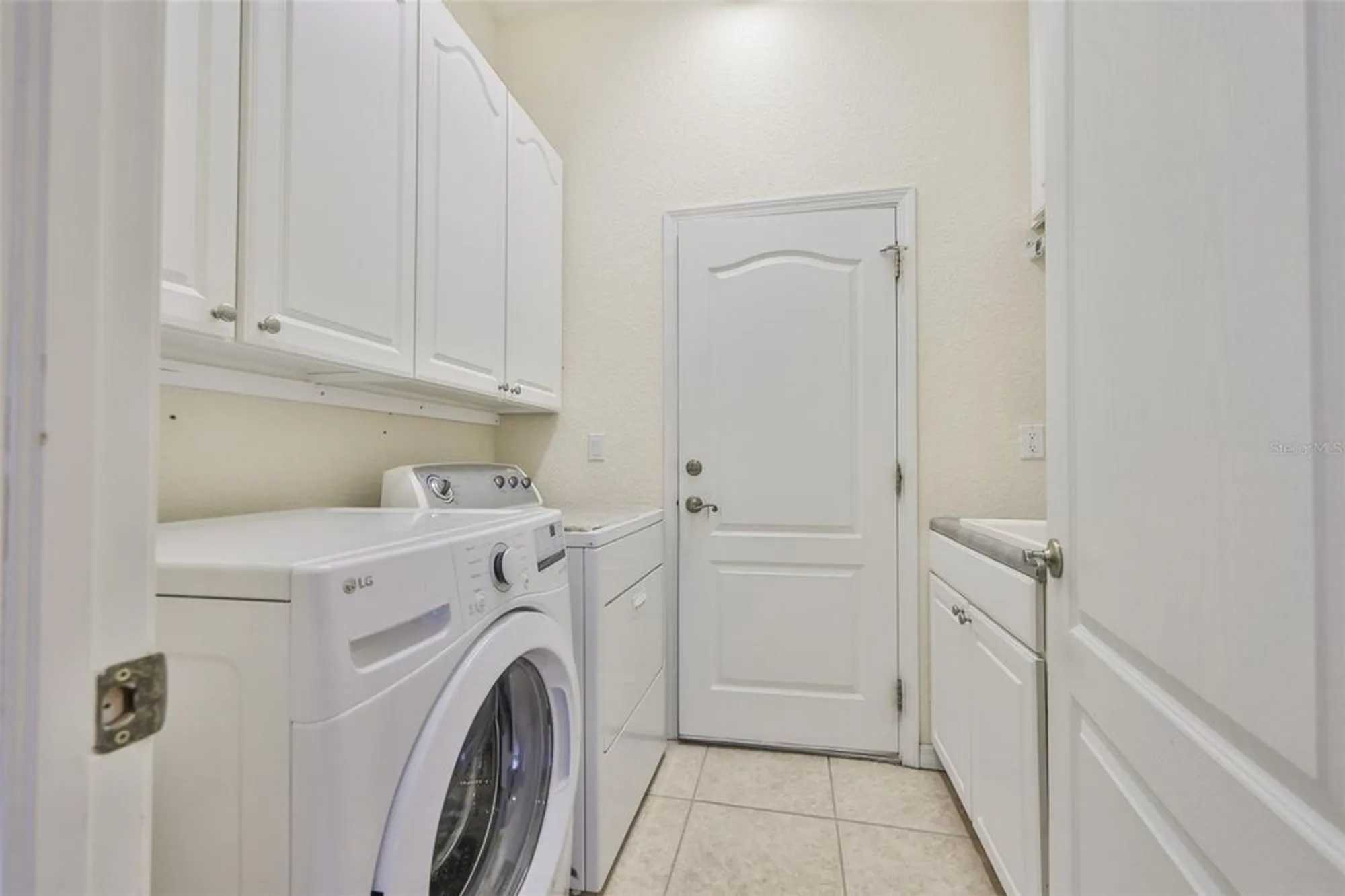 Property Slideshow image 15 of 41 | 1043 regal manor way, Sun City Center, FL, 33573