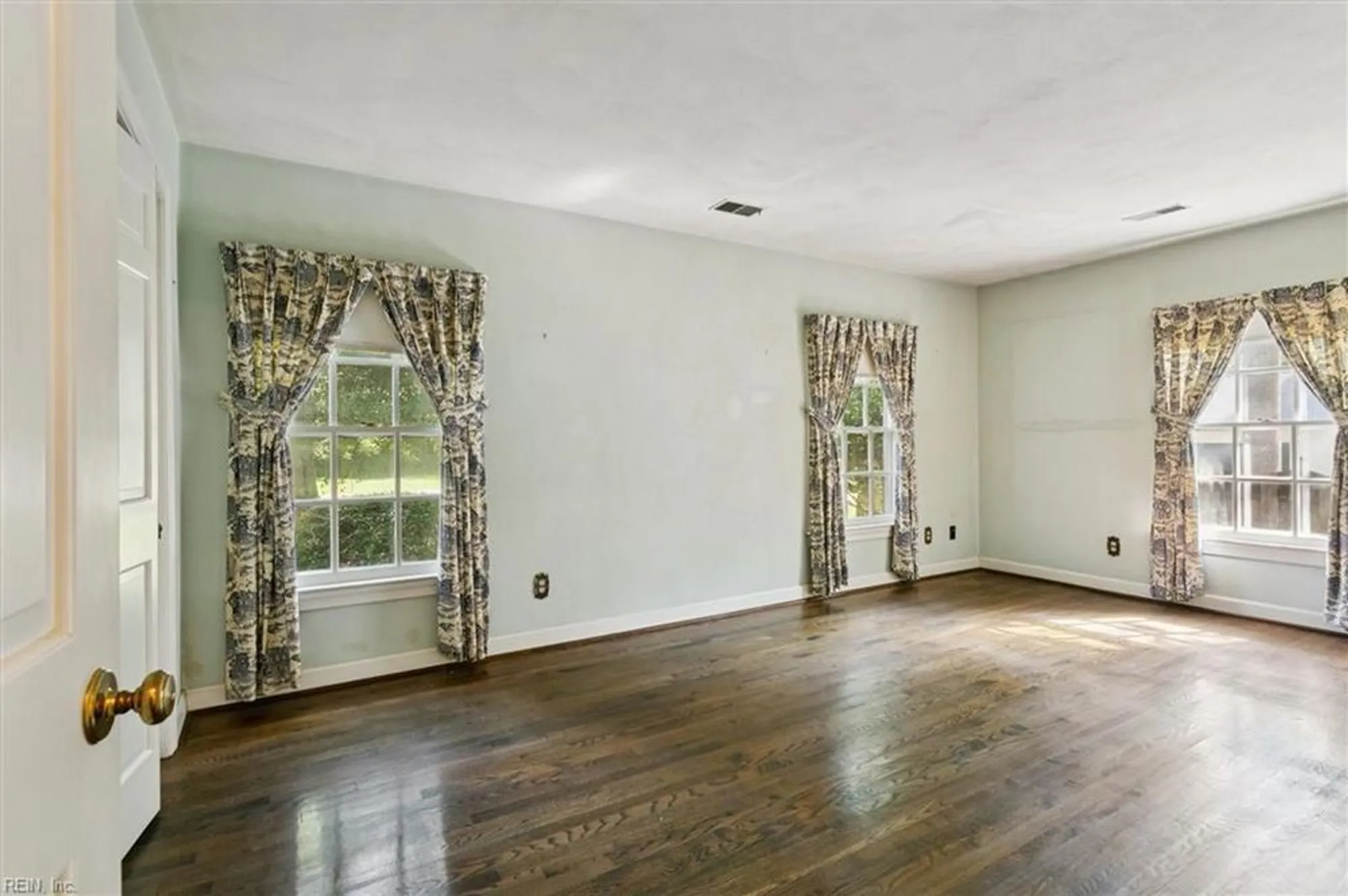 Property Slideshow image 17 of 36 | 5 hampton ky, Williamsburg, VA, 23185