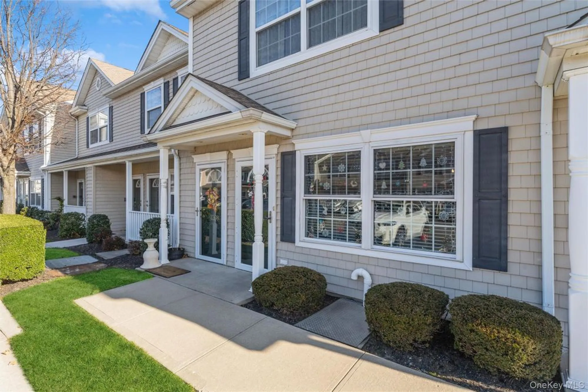 Property Slideshow image 7 of 31 | 1207 willow ln, Valley Stream, NY, 11580