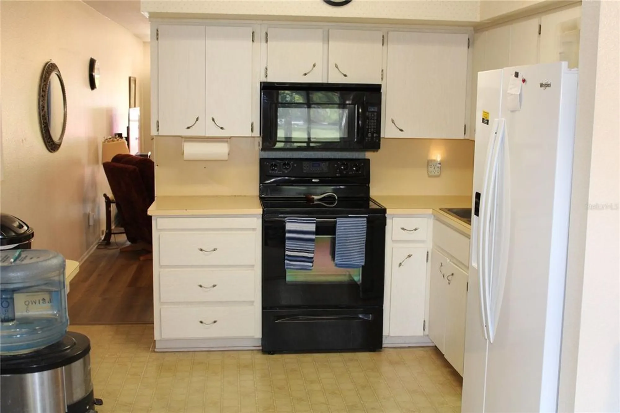 Property Slideshow image 9 of 39 | 2360 irish ln 16, Clearwater, FL, 33763