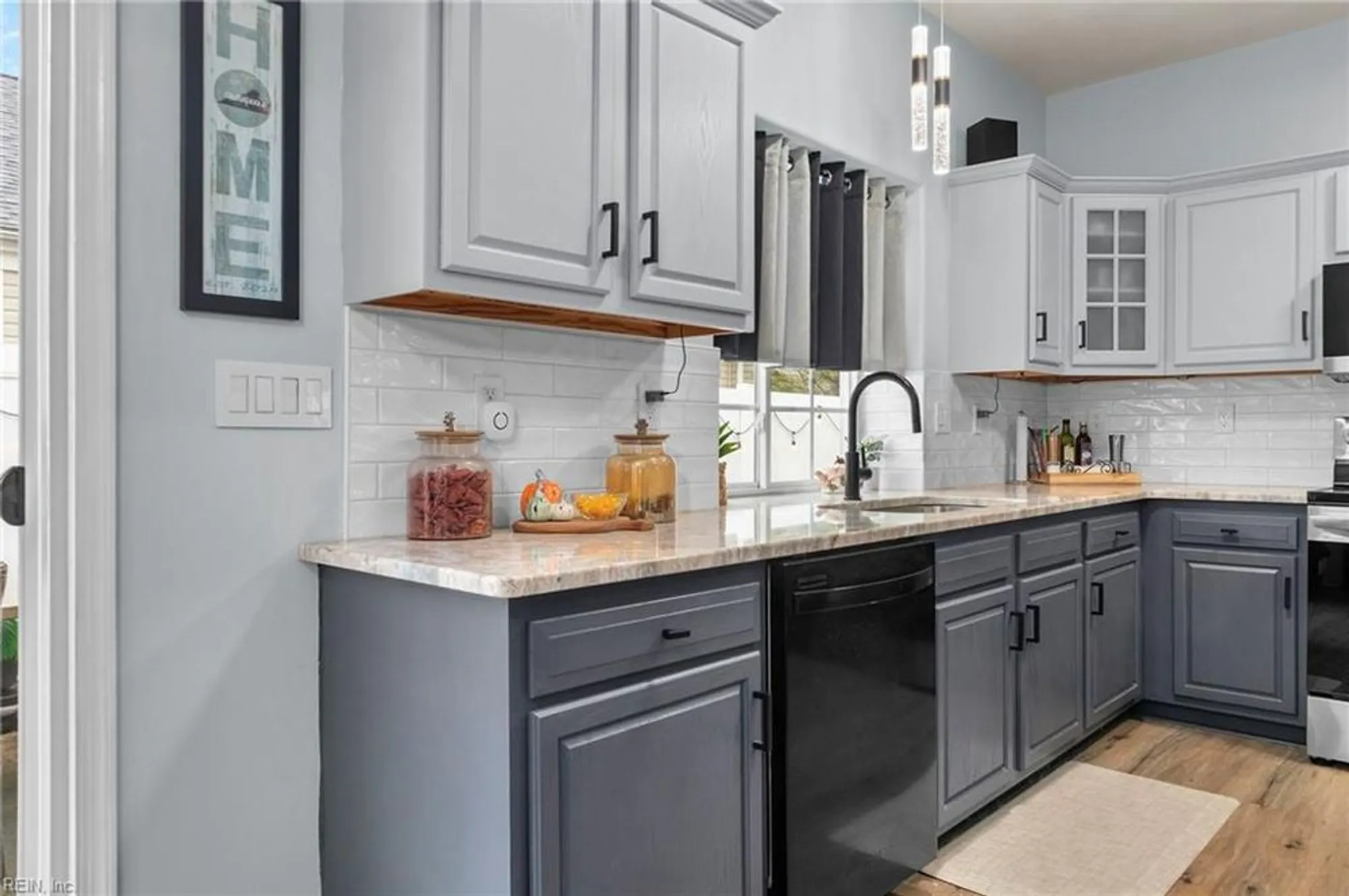 Property Slideshow image 11 of 45 | 805 calvert ct, Chesapeake, VA, 23320