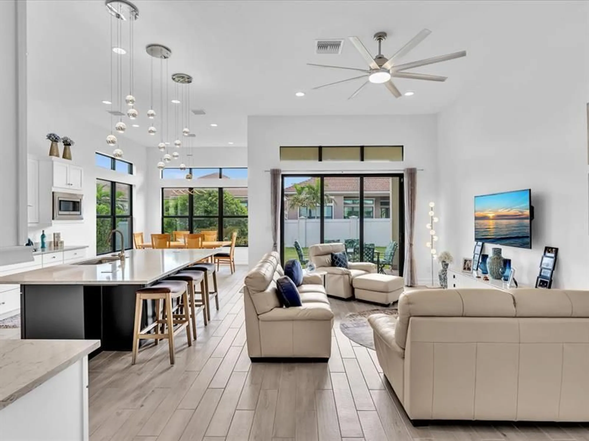 Property Slideshow image 8 of 98 | 8928 bastille cir e, Parkland, FL, 33076