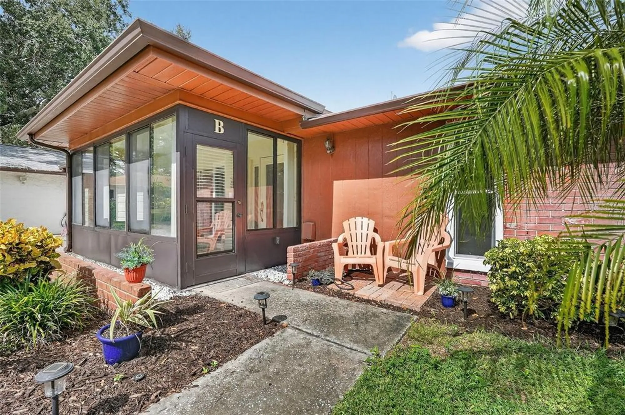 Property Slideshow image 7 of 30 | 2320 shelly dr b, Palm Harbor, FL, 34684