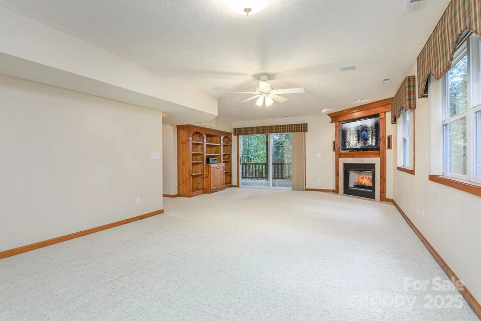 Property Slideshow image 33 of 46 | 299 carriage summitt way, Hendersonville, NC, 28791