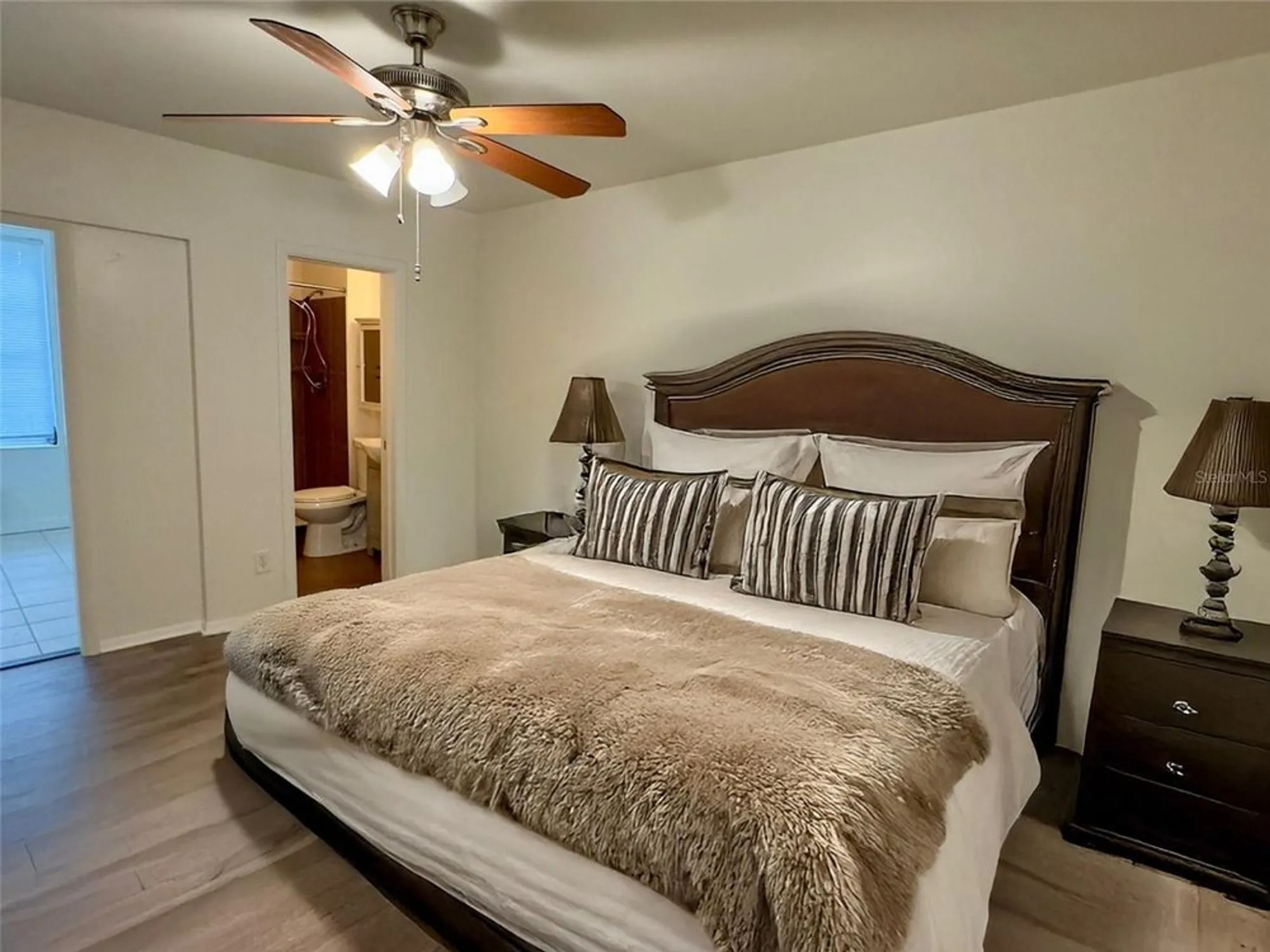 Property Slideshow image 7 of 14 | 2042 australia way 2, Clearwater, FL, 33763