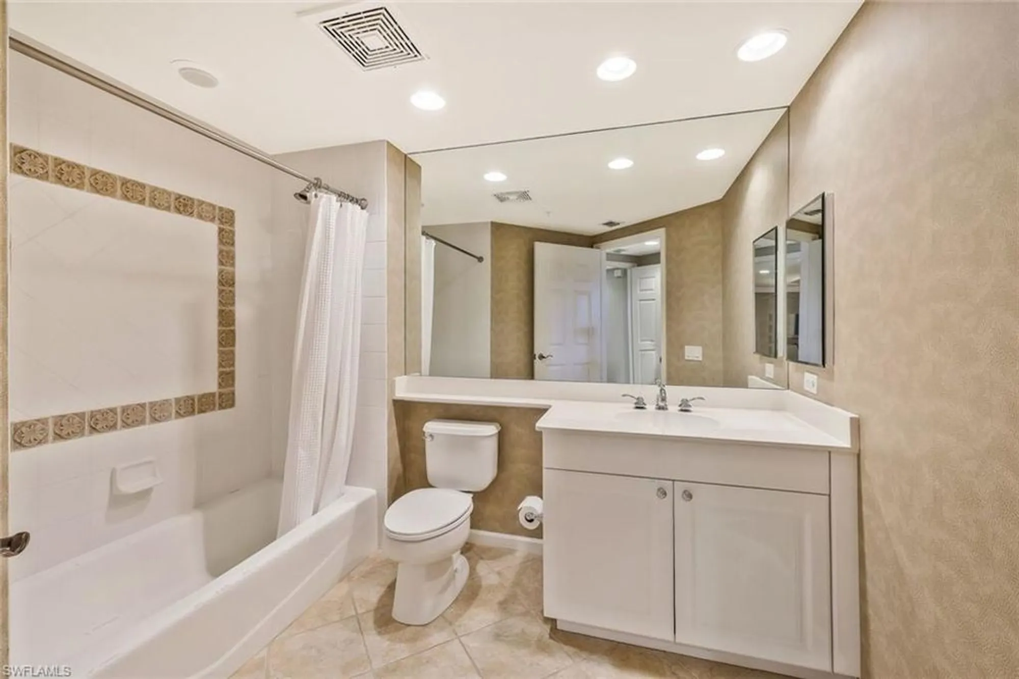 Property Slideshow image 15 of 22 | 23650 via veneto blvd 202, Estero, FL, 34134