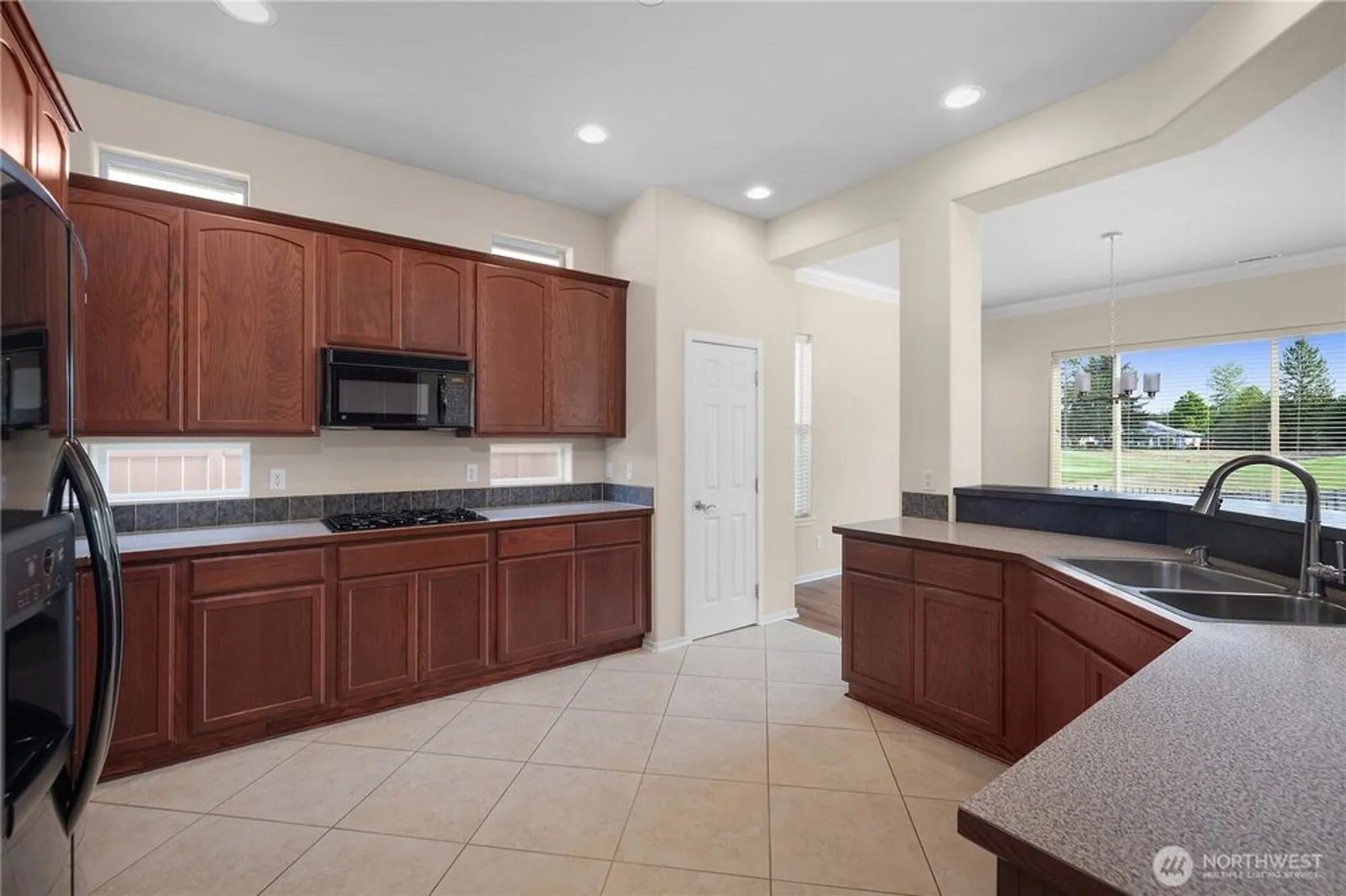 Property Slideshow image 22 of 40 | 4212 vashon dr, Lacey, WA, 98516