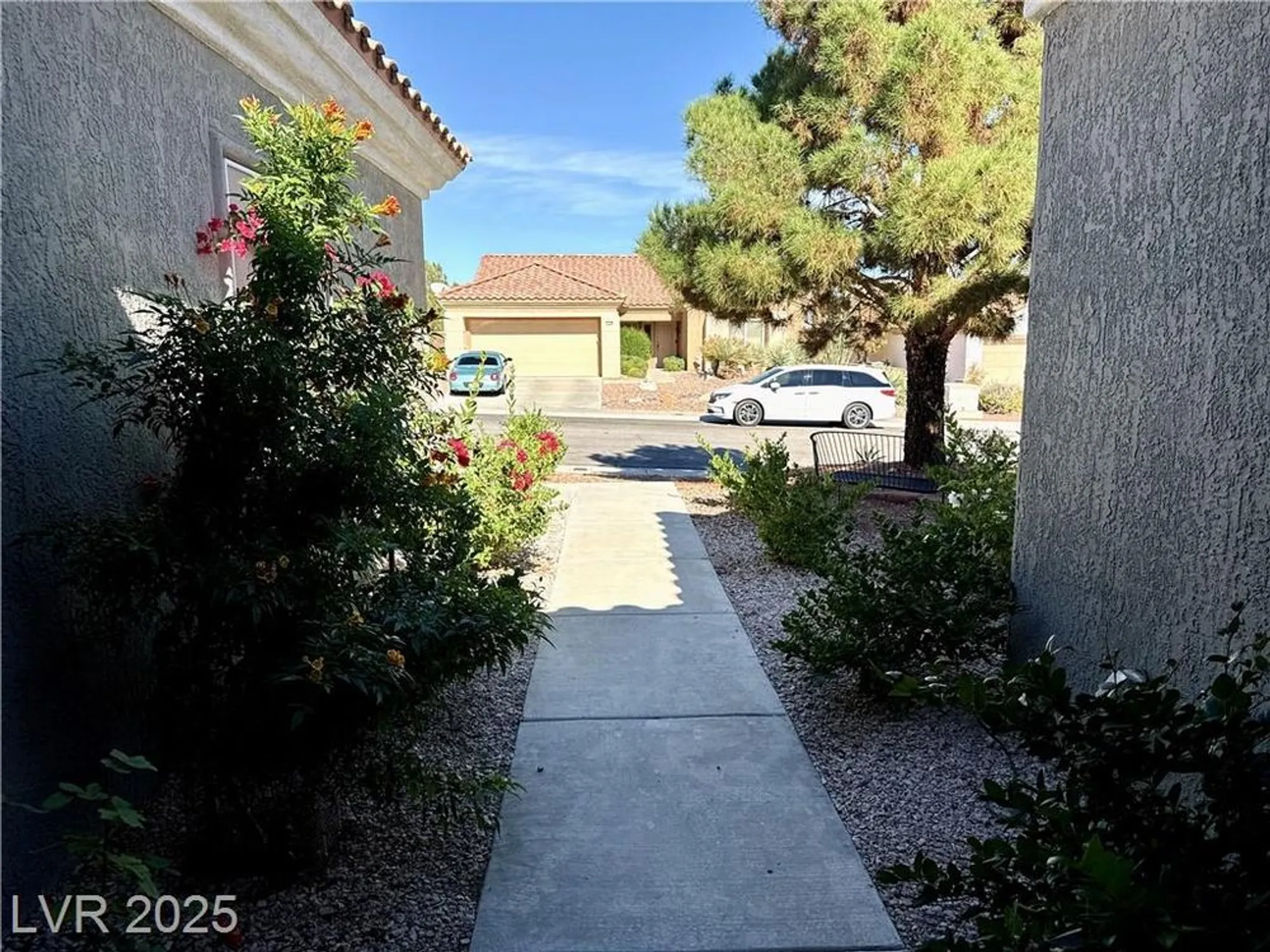 Property Slideshow image 16 of 36 | 10041 netherton dr, Las Vegas, NV, 89134