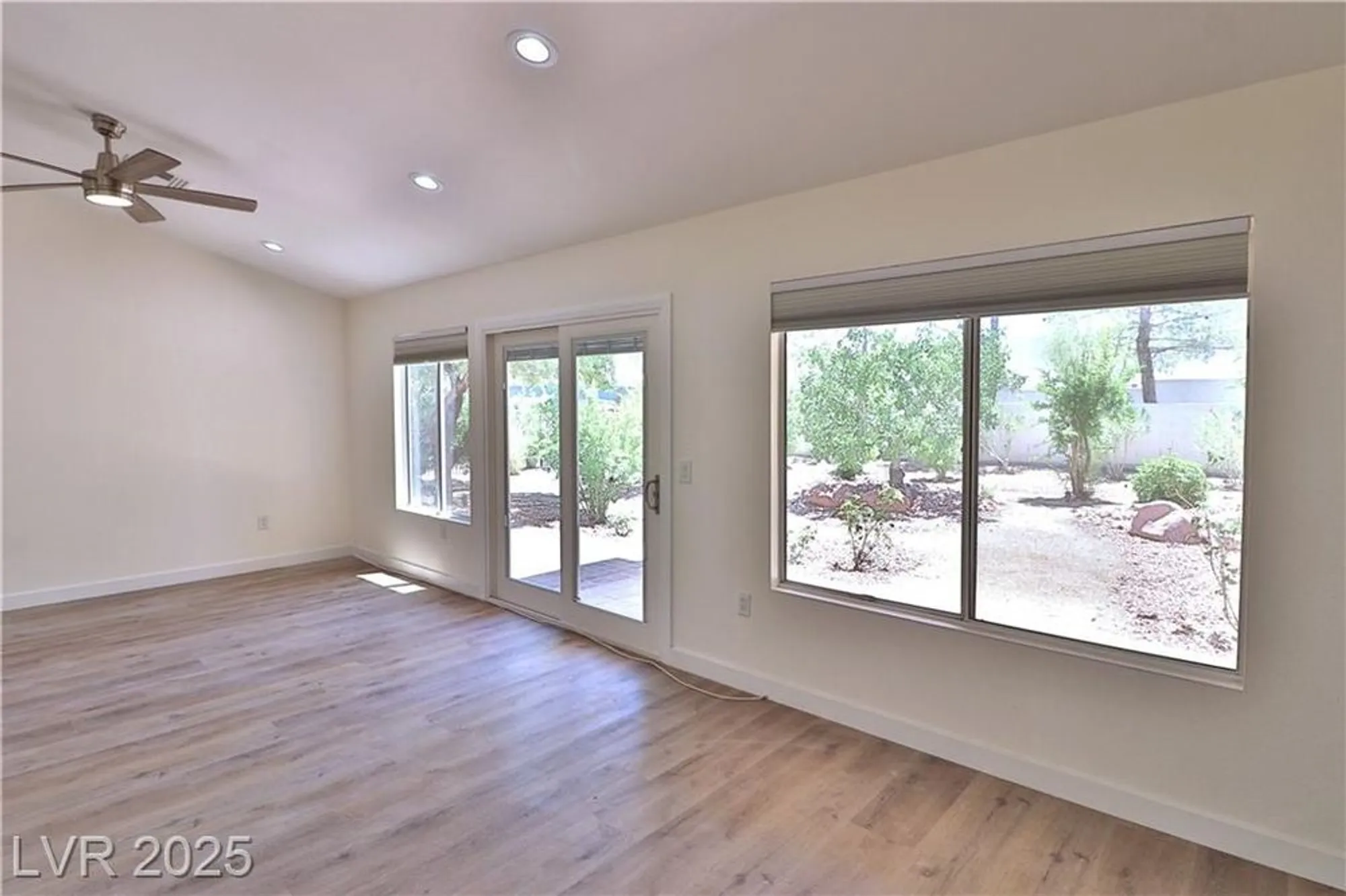 Property Slideshow image 10 of 39 | 9509 sundial dr, Las Vegas, NV, 89134