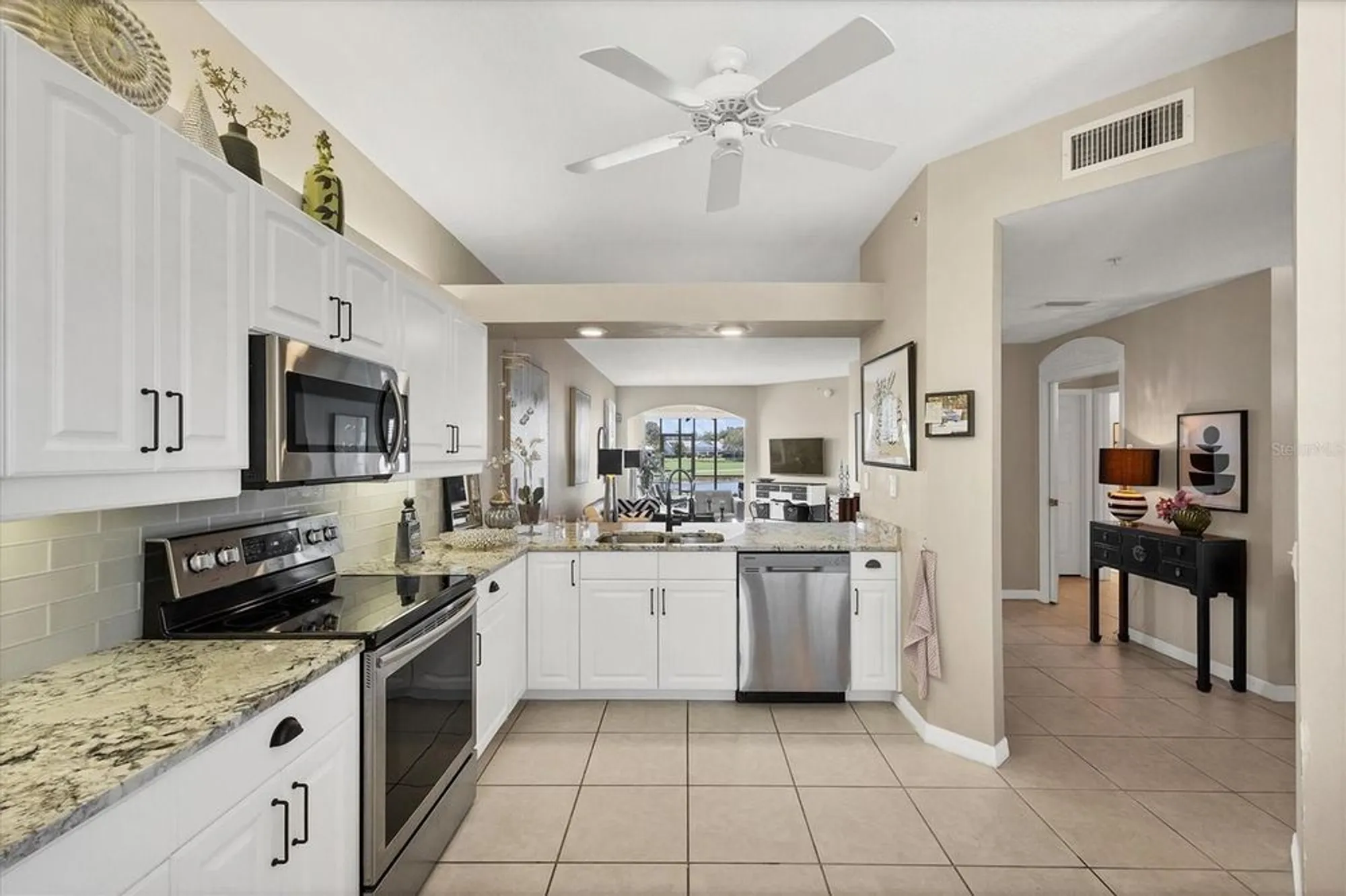 Property Slideshow image 9 of 51 | 119 woodbridge dr unit 102, Venice, FL, 34293