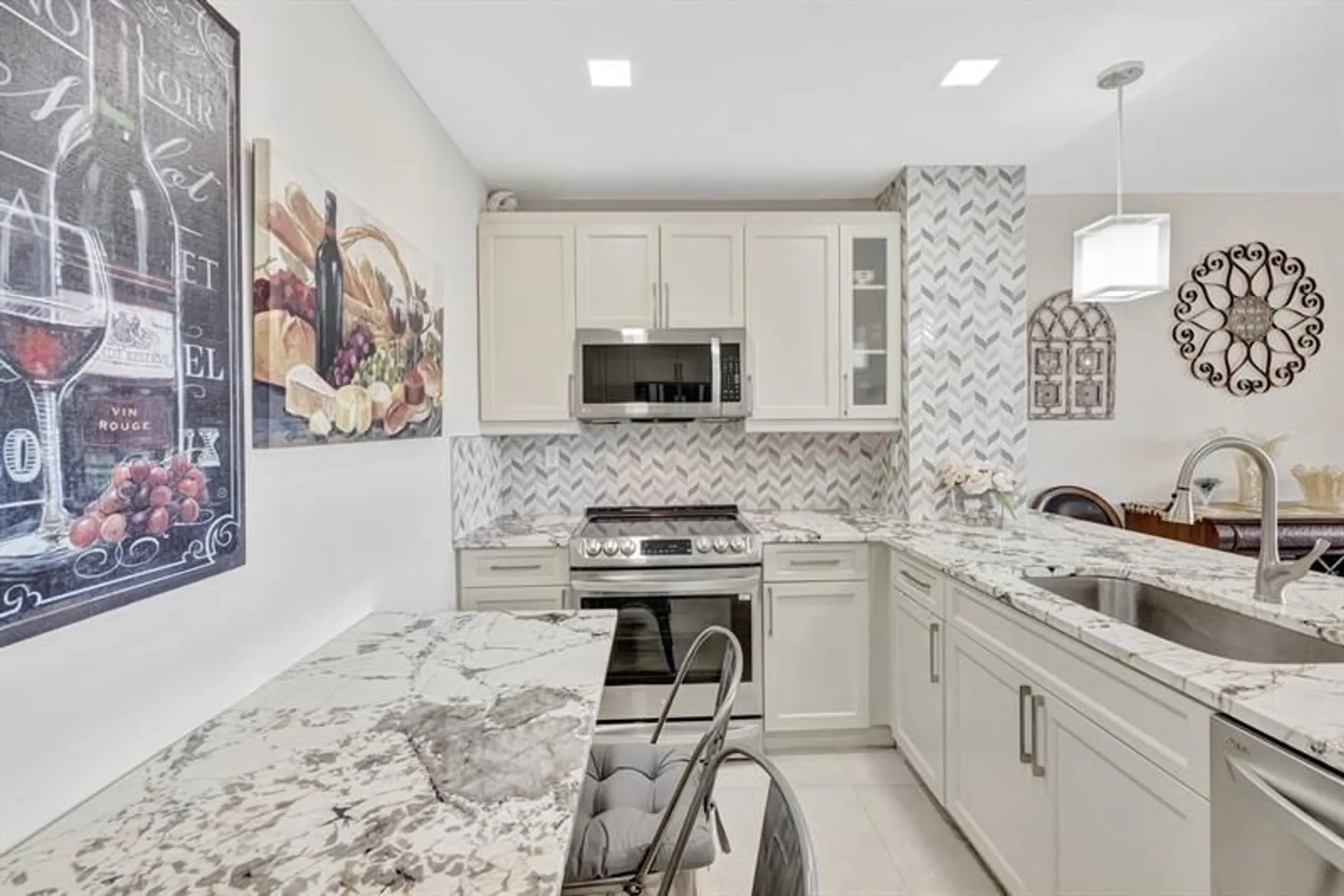 Property Slideshow image 19 of 45 | 3300 ne 36th st apt 1617, Fort Lauderdale, FL, 33308