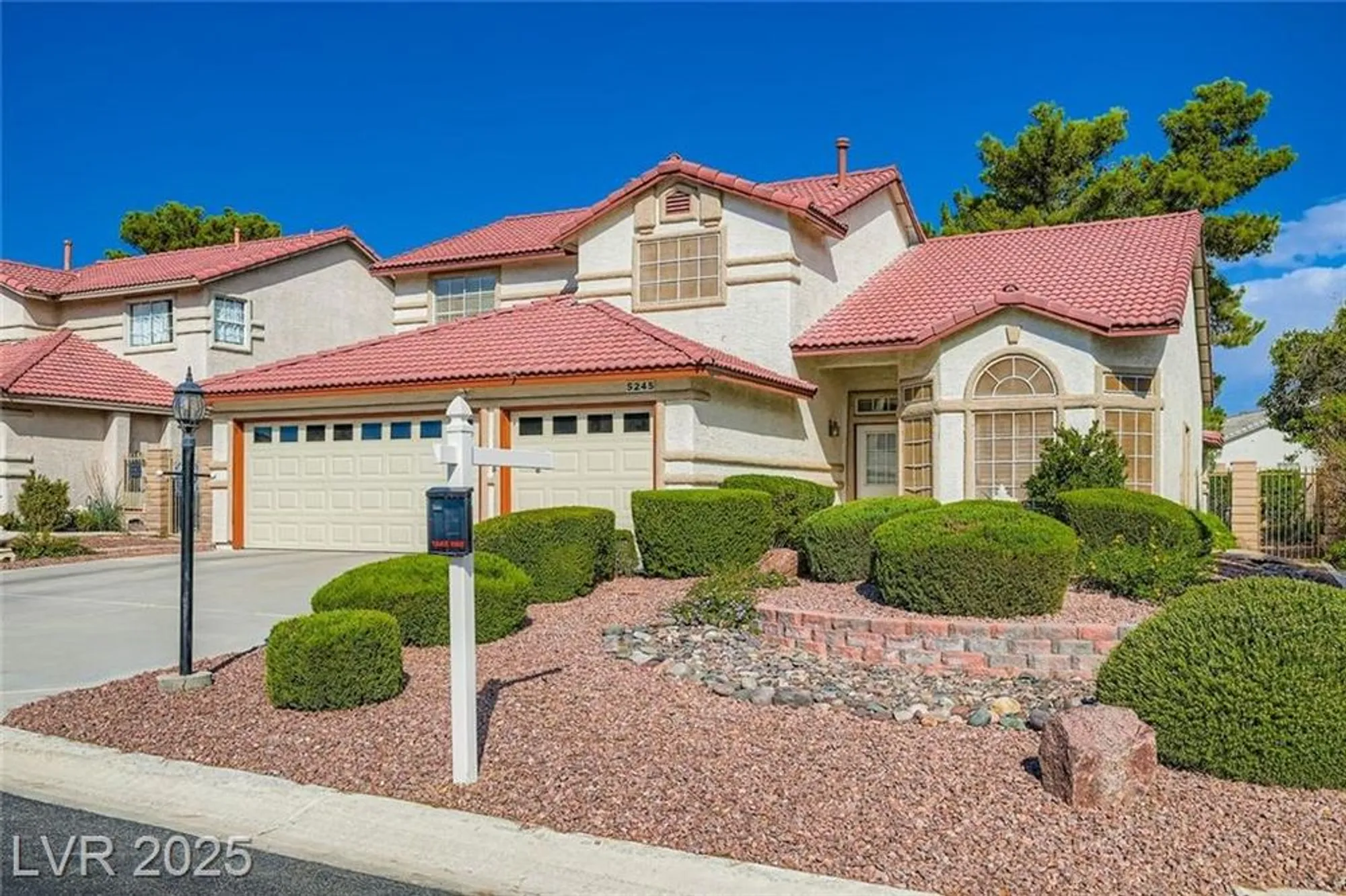 Property Slideshow image 2 of 49 | 5245 roca ln, Las Vegas, NV, 89130
