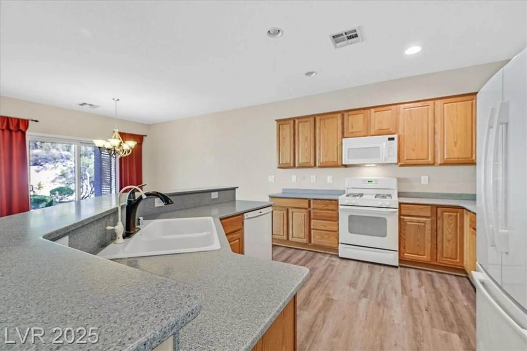 Property Slideshow image 3 of 32 | 2251 bildad dr, Henderson, NV, 89044