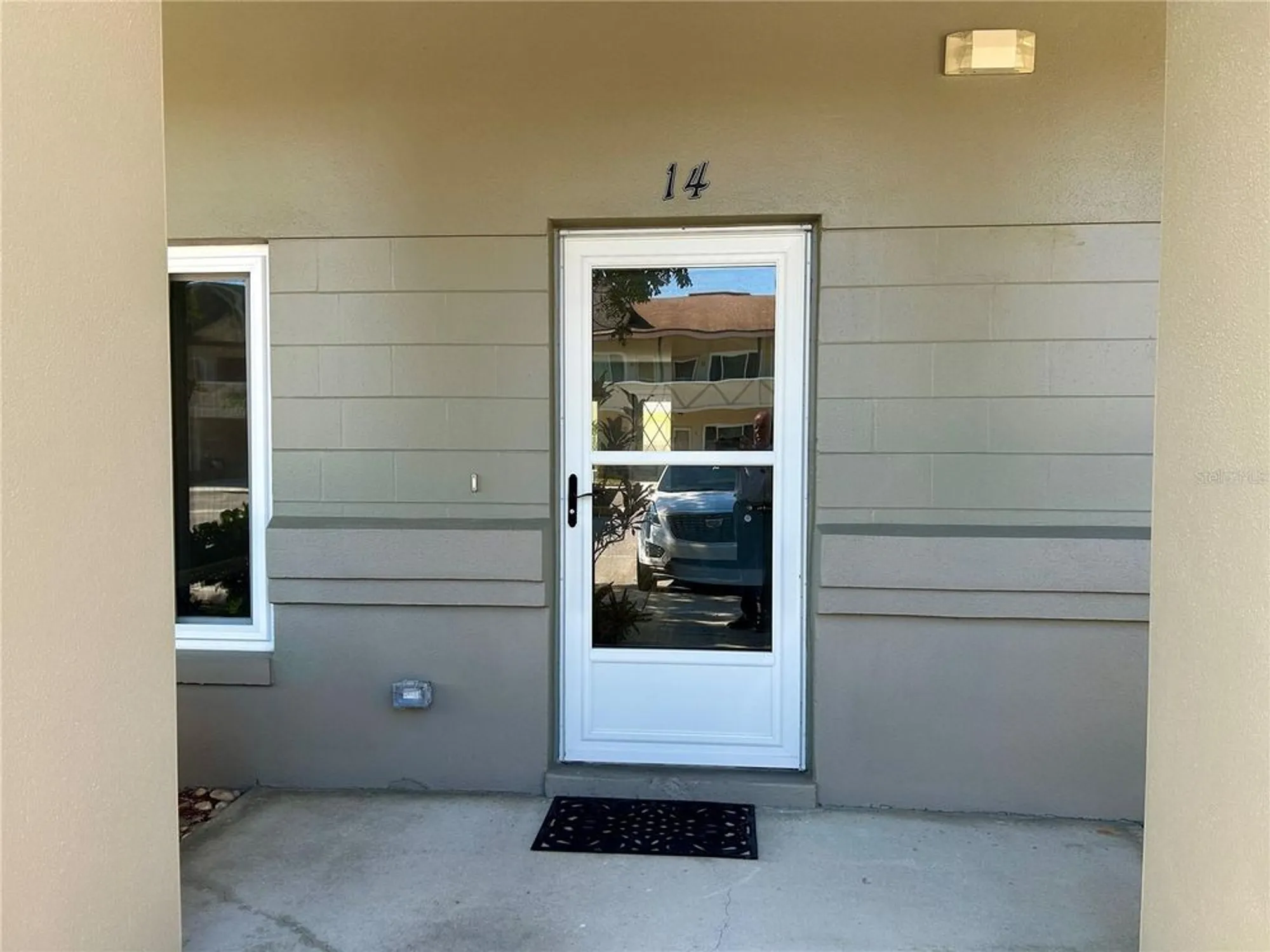 Property Slideshow image 3 of 57 | 2294 belgian ln 14, Clearwater, FL, 33763