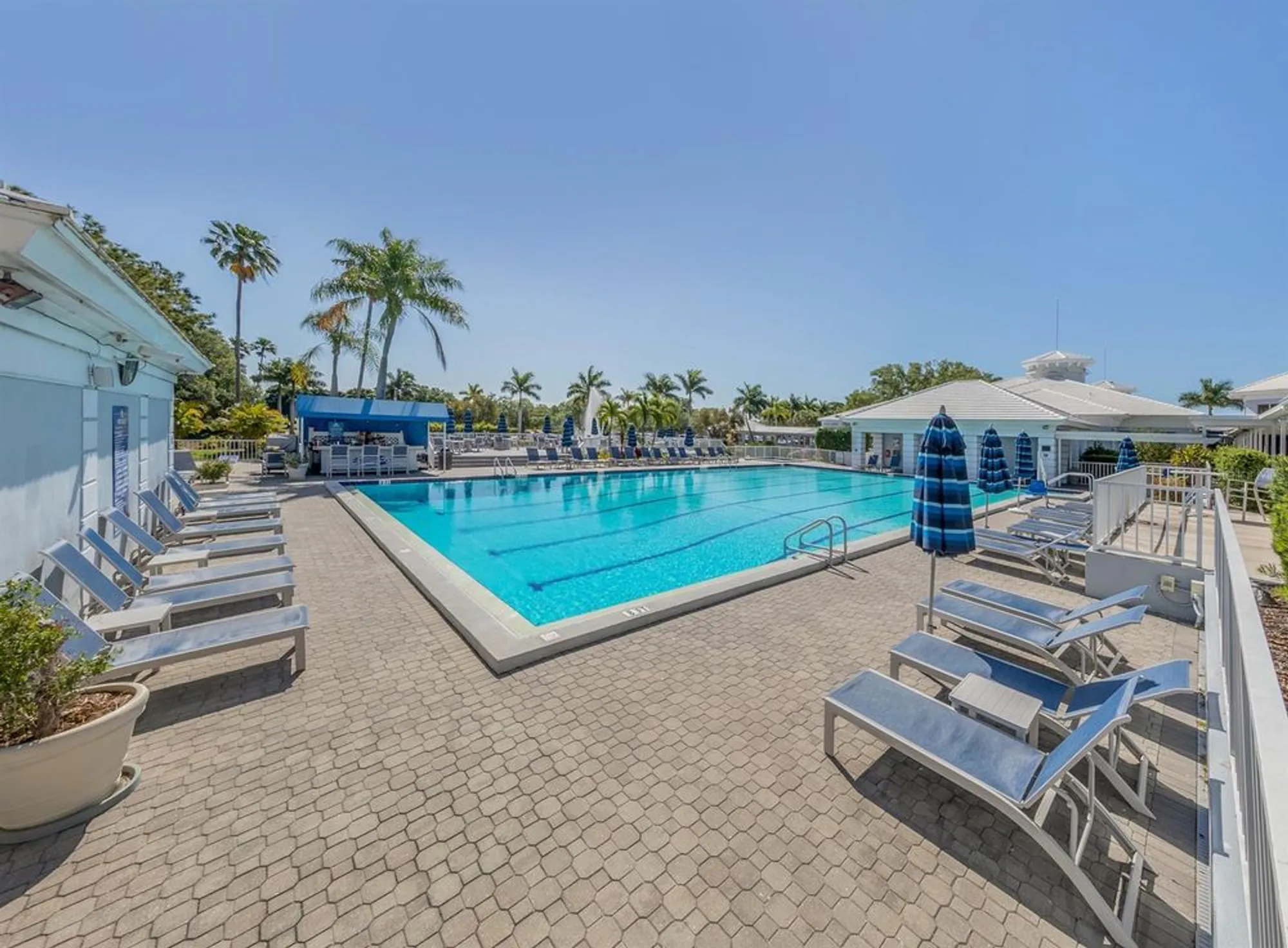 Property Slideshow image 38 of 77 | 761 harrington lake dr 61, Venice, FL, 34293