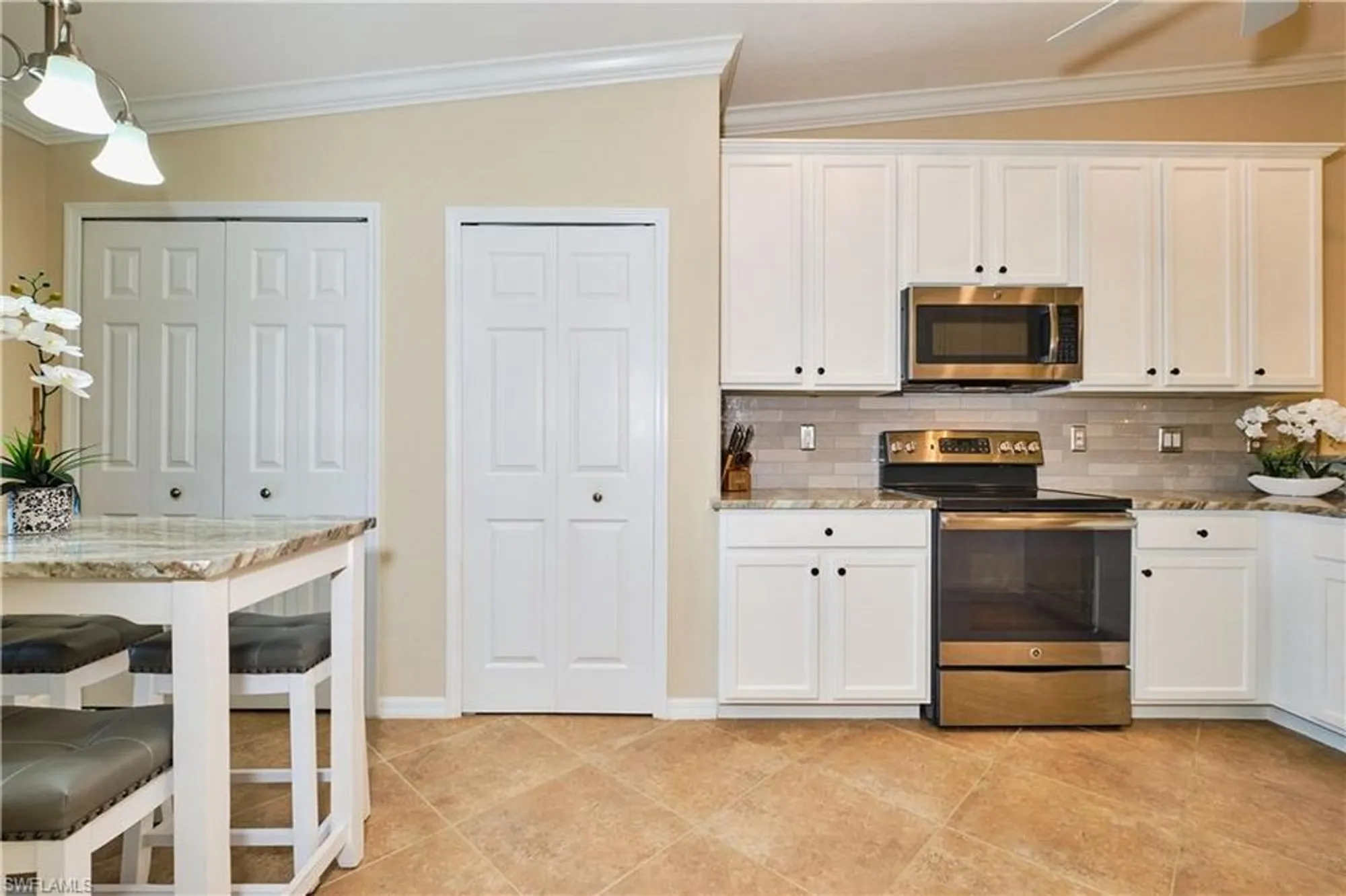 Property Slideshow image 10 of 50 | 28051 bridgetown ct unit 5725, Bonita Springs, FL, 34135