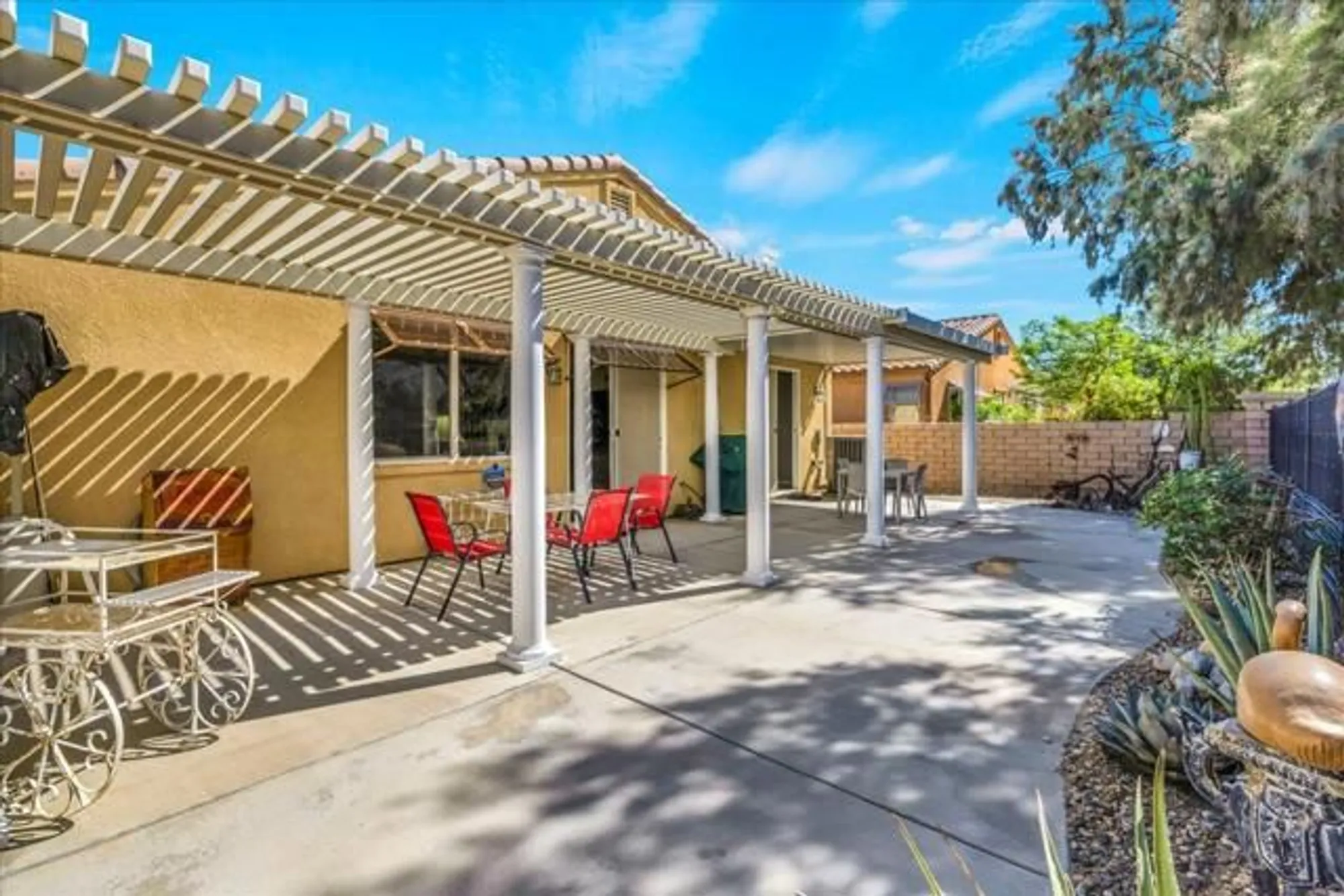 Property Slideshow image 30 of 56 | 2579 savanna way, Palm Springs, CA, 92262