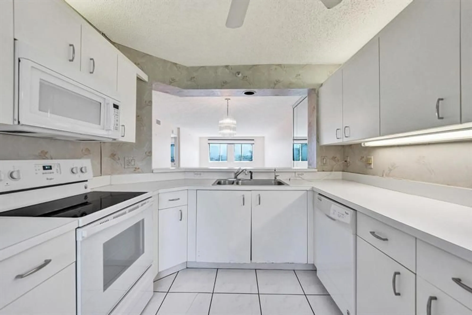 Property Slideshow image 8 of 61 | 9587 weldon cir apt b312, Fort Lauderdale, FL, 33321