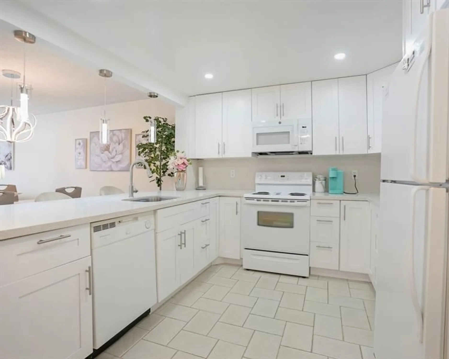 Property Slideshow image 12 of 25 | 4751 nw 21st st 300, Lauderhill, FL, 33313