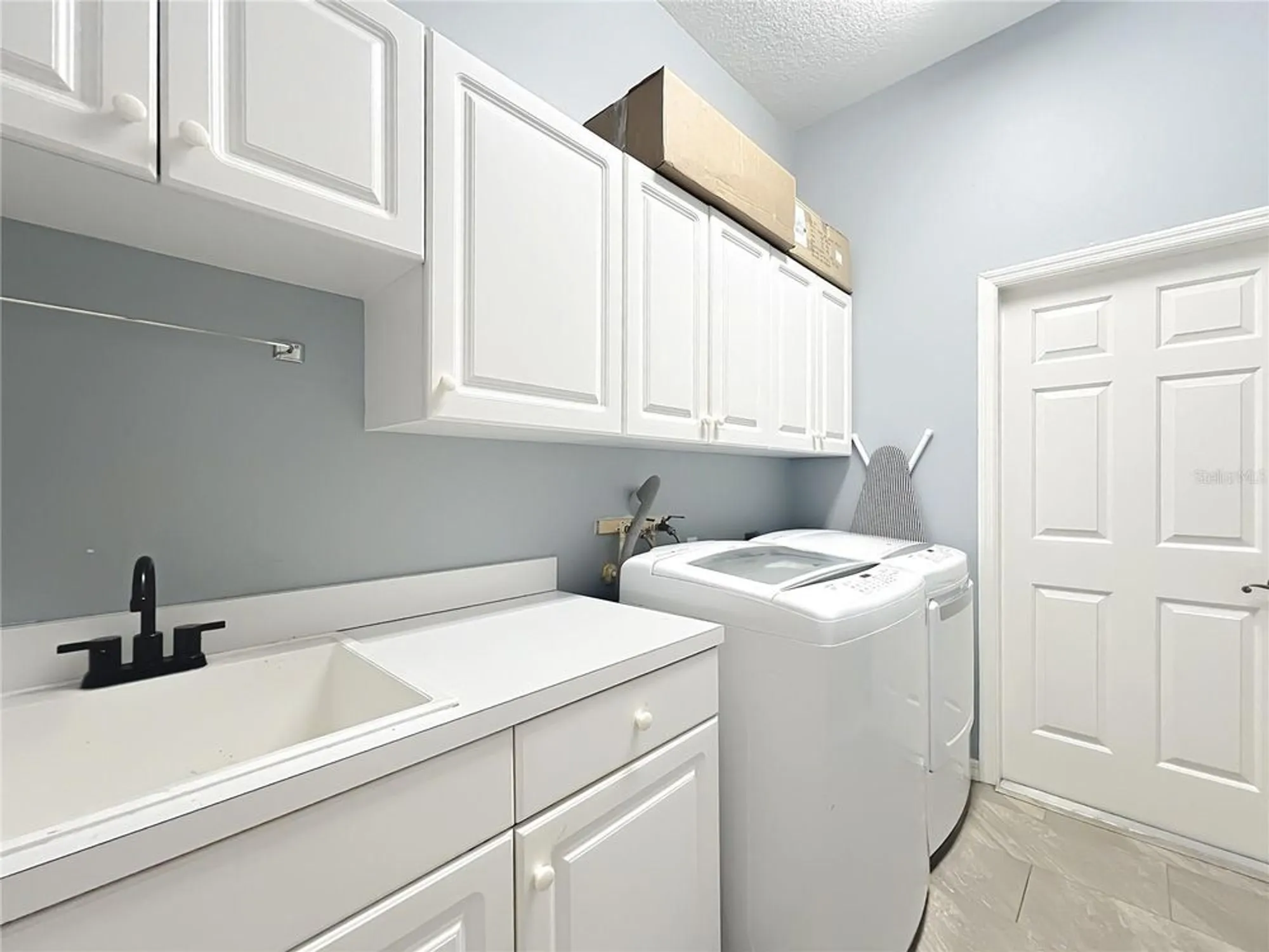 Property Slideshow image 22 of 50 | 6128 landings blvd, Lady Lake, FL, 32159