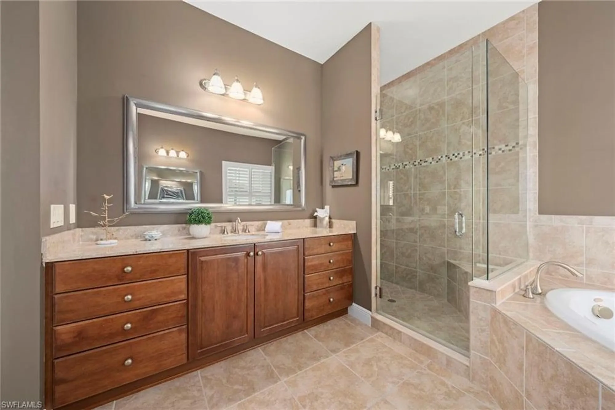 Property Slideshow image 28 of 49 | 24451 terzetto ln 403, Bonita Springs, FL, 34134