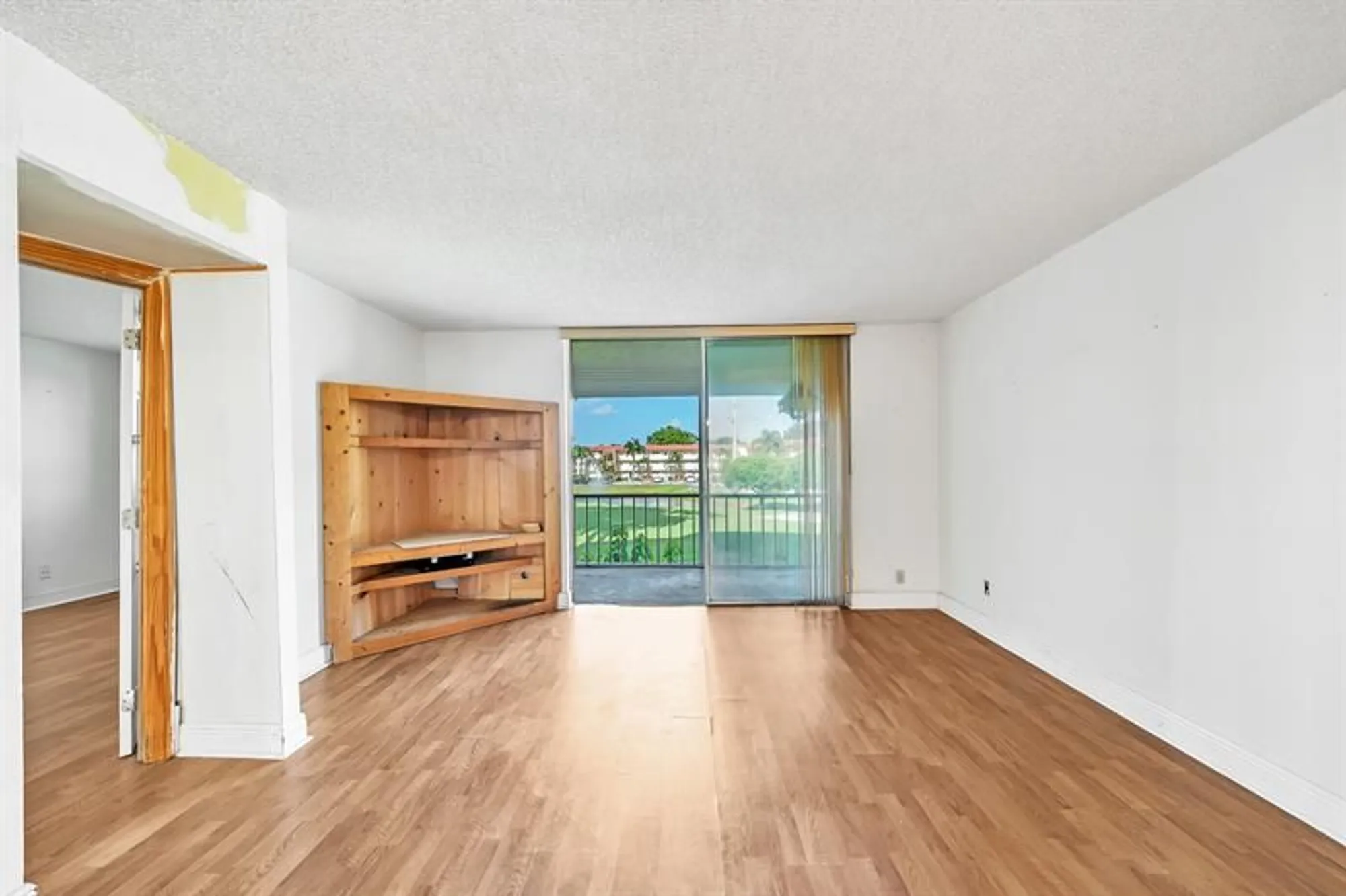 Property Slideshow image 19 of 33 | 8980 s hollybrook blvd 204, Pembroke Pines, FL, 33025