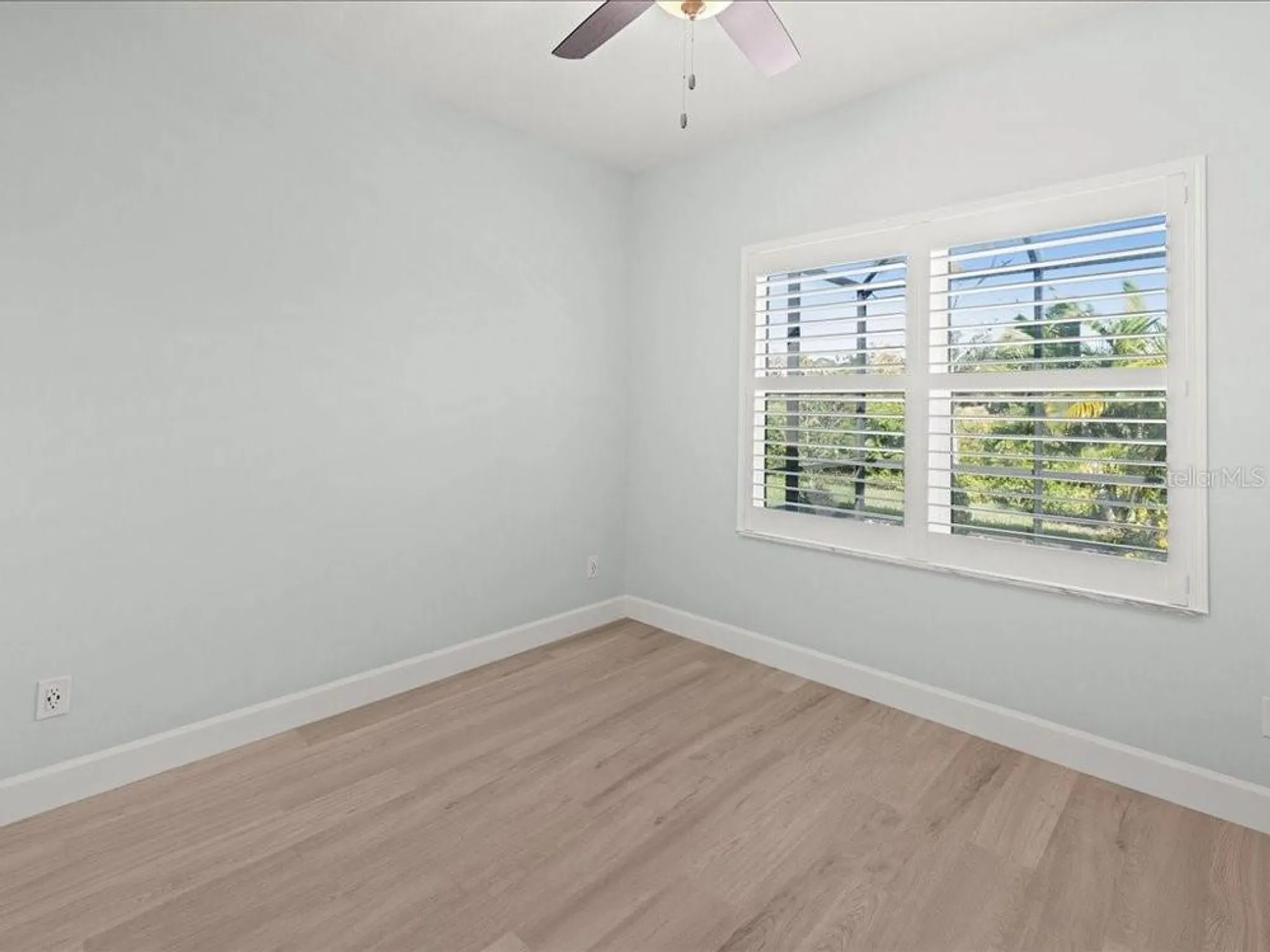 Property Slideshow image 33 of 47 | 552 box elder ct, Englewood, FL, 34223