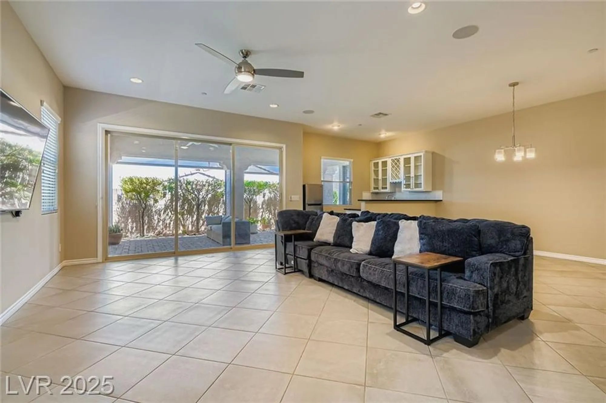 Property Slideshow image 6 of 54 | 512 heritage bridge ave, Henderson, NV, 89011