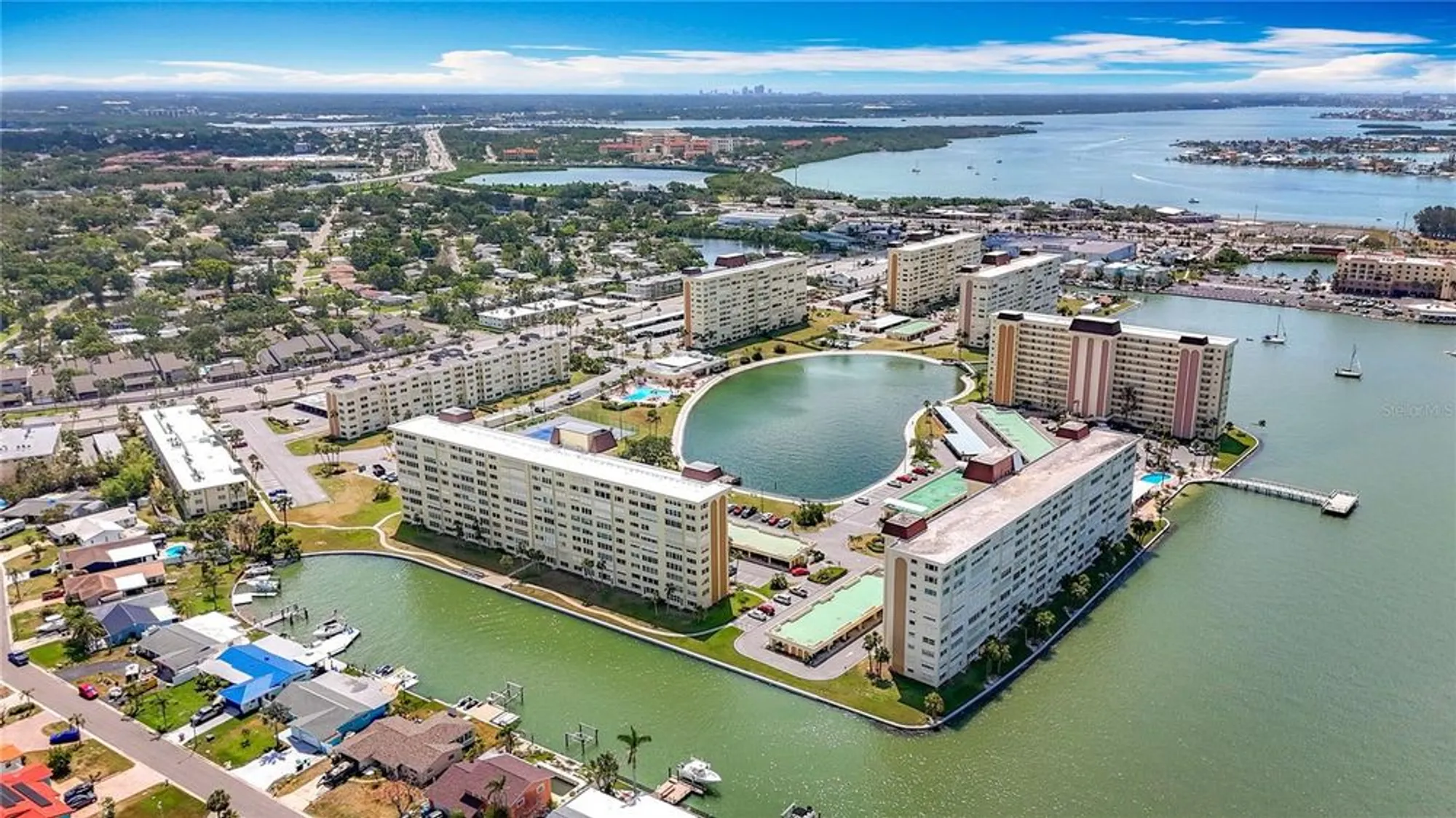 Property Slideshow image 46 of 61 | 4725 cove cir apt 908, St Petersburg, FL, 33708