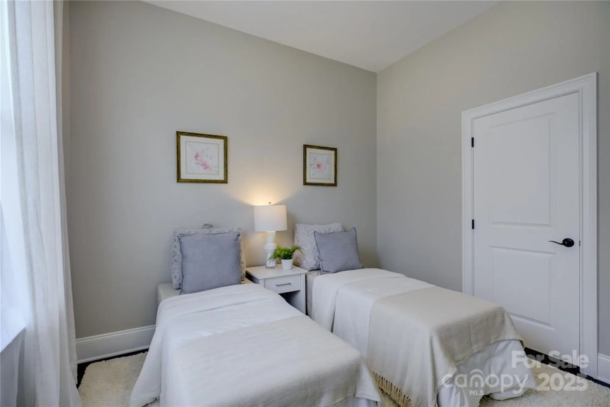 Property Slideshow image 32 of 48 | 14916 creeks edge dr, Charlotte, NC, 28278