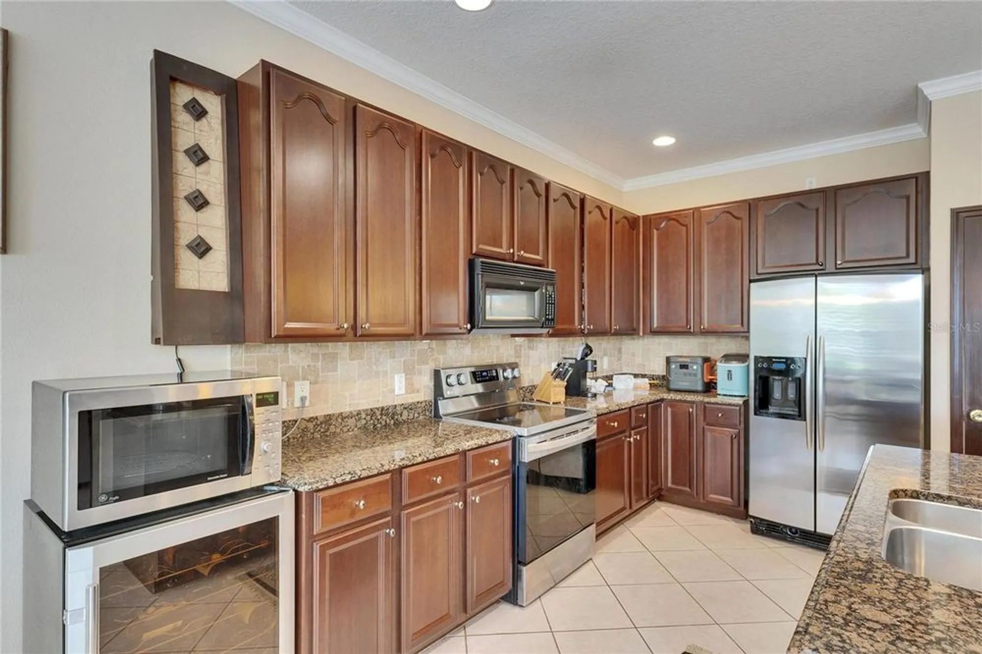 Property Slideshow image 16 of 97 | 144 silver falls dr, Apollo Beach, FL, 33572