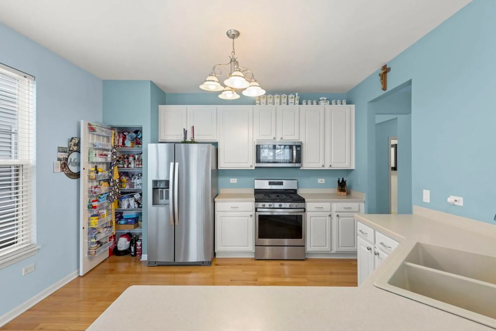 Property Slideshow image 8 of 58 | 16174 seneca lake cir, Crest Hill, IL, 60403