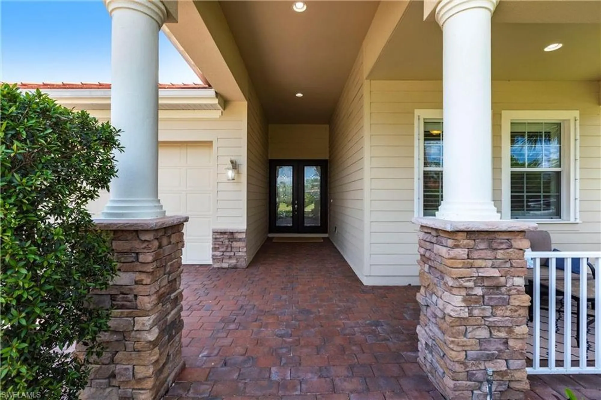 Property Slideshow image 4 of 49 | 3871 otter bend cir, Fort Myers, FL, 33905
