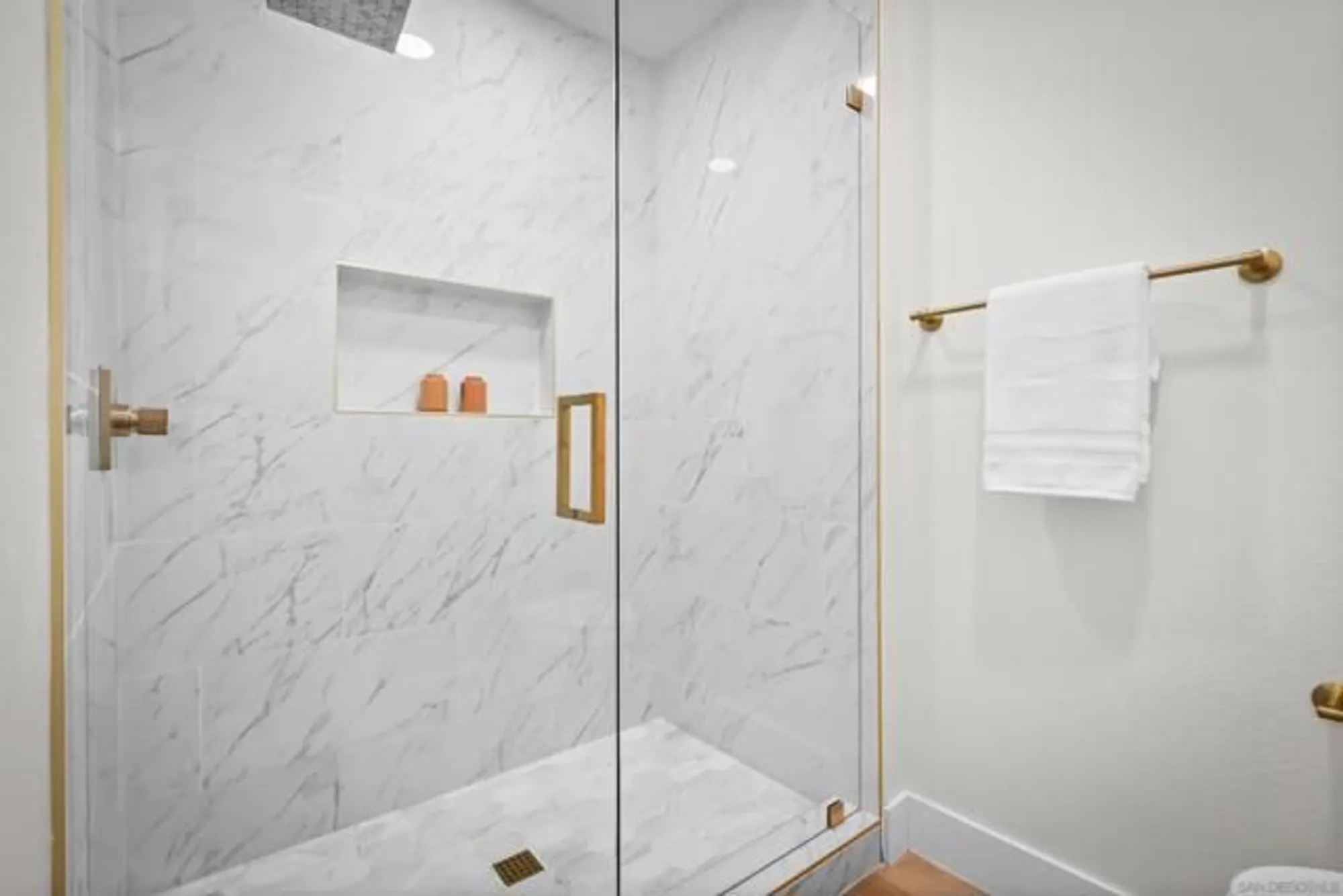 Property Slideshow image 24 of 47 | 4058 lemnos way, Oceanside, CA, 92056