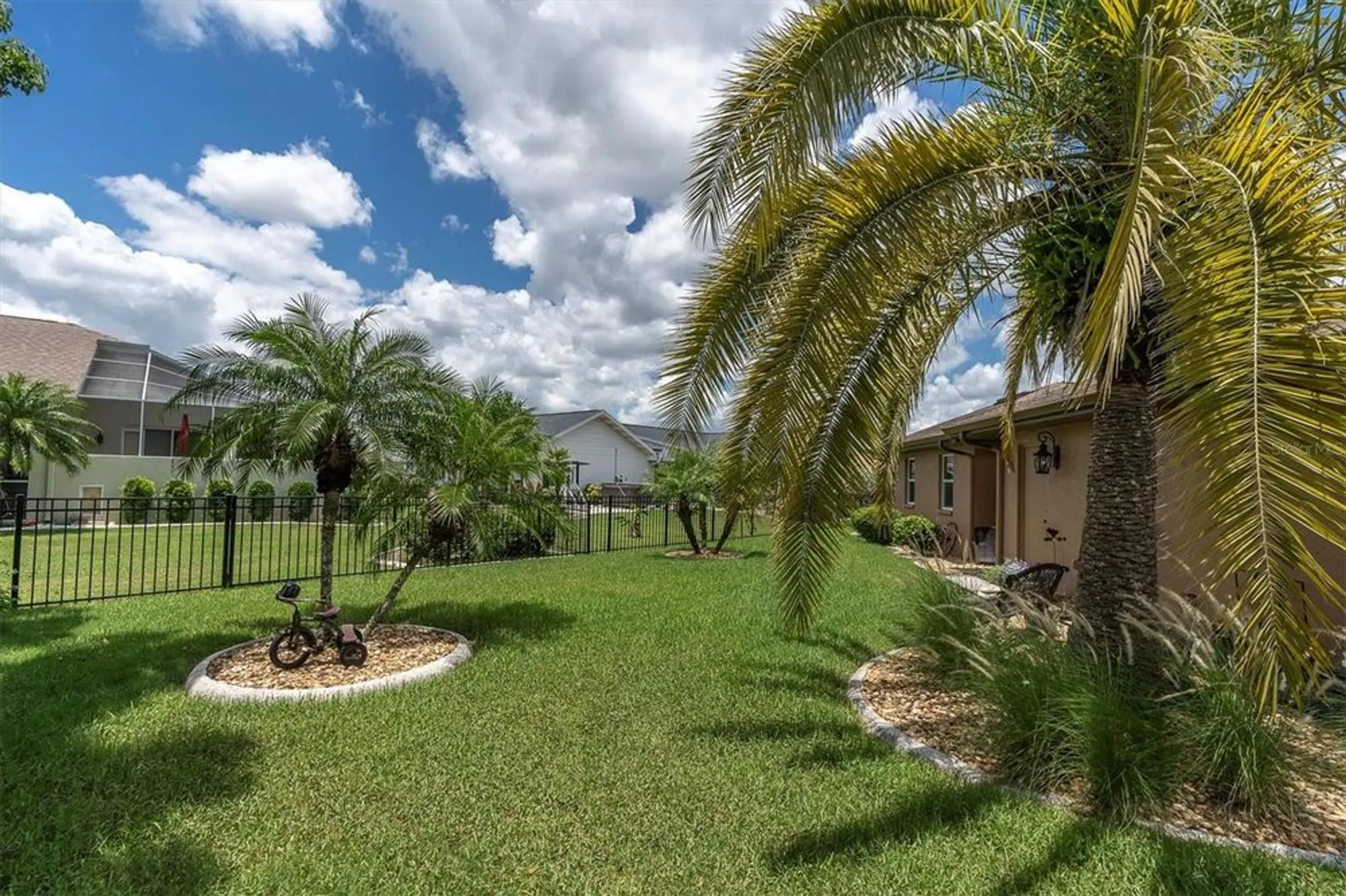 Property Slideshow image 35 of 54 | 301 thorn hill pl, Sun City Center, FL, 33573