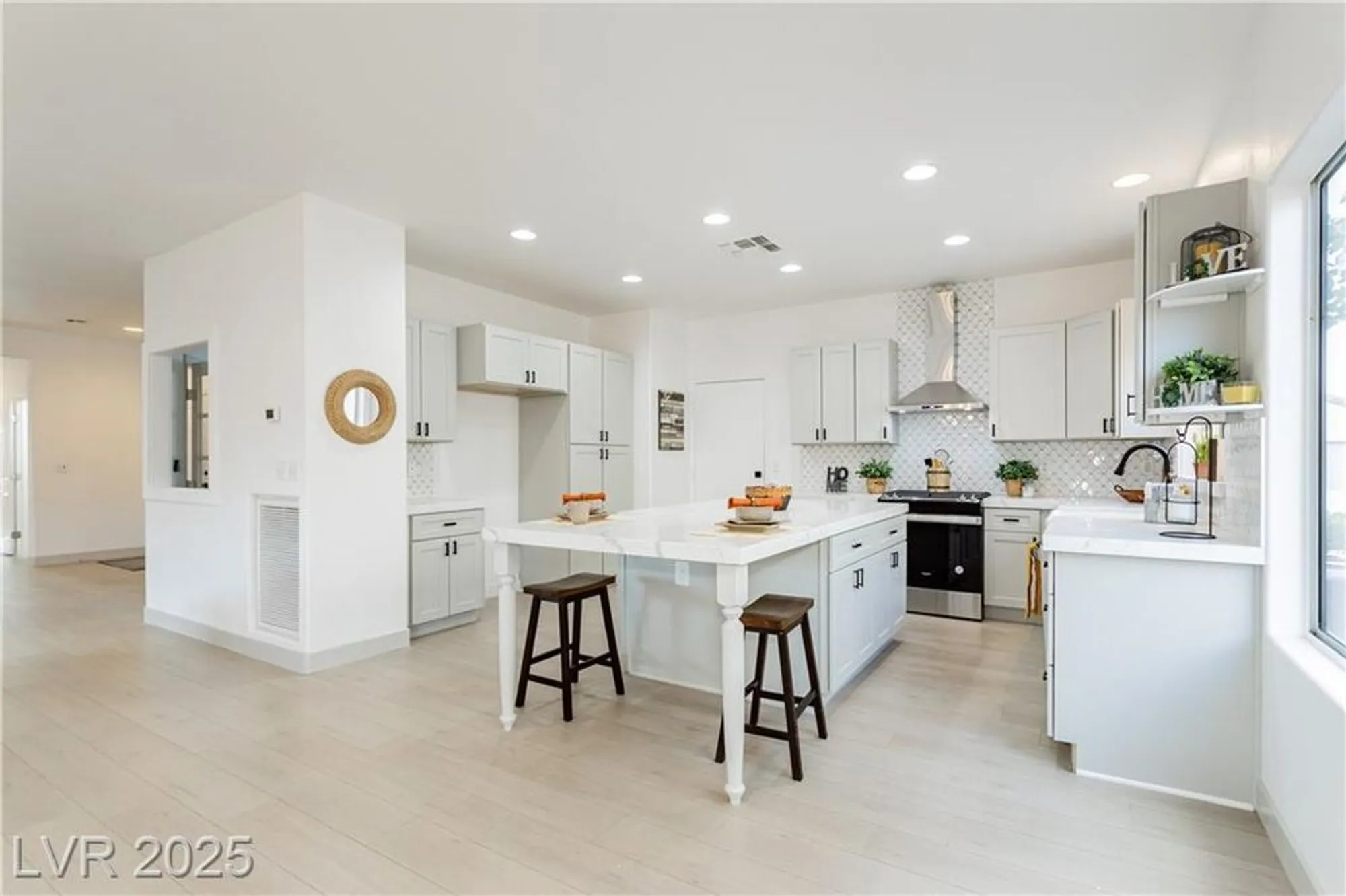 Property Slideshow image 7 of 72 | 2589 evansville ave, Henderson, NV, 89052