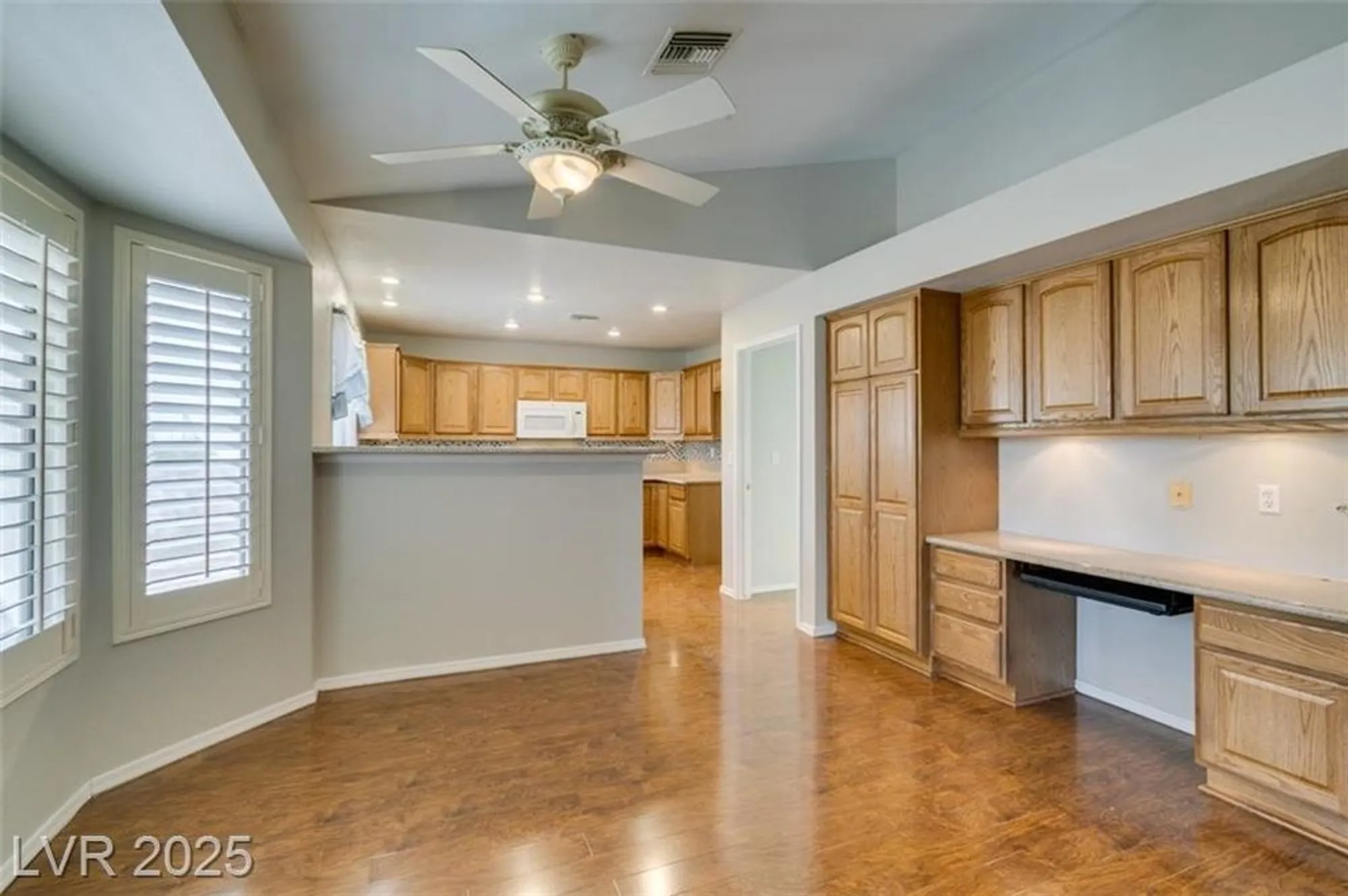 Property Slideshow image 15 of 31 | 10009 netherton dr, Las Vegas, NV, 89134
