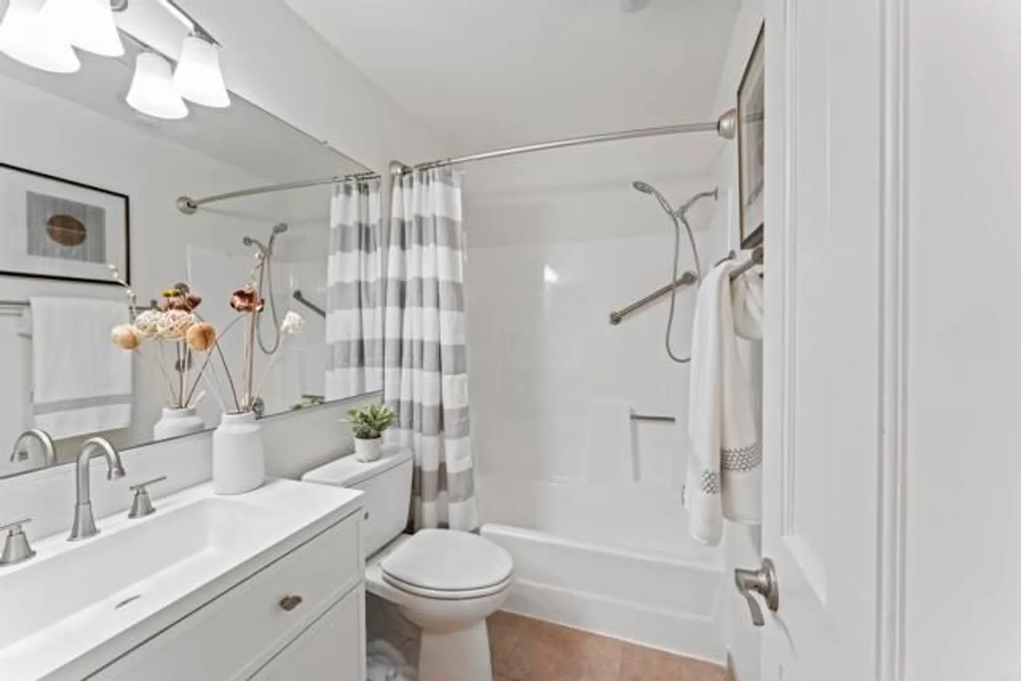 Property Slideshow image 6 of 14 | 6330 genesee ave unit 220, San Diego, CA, 92122