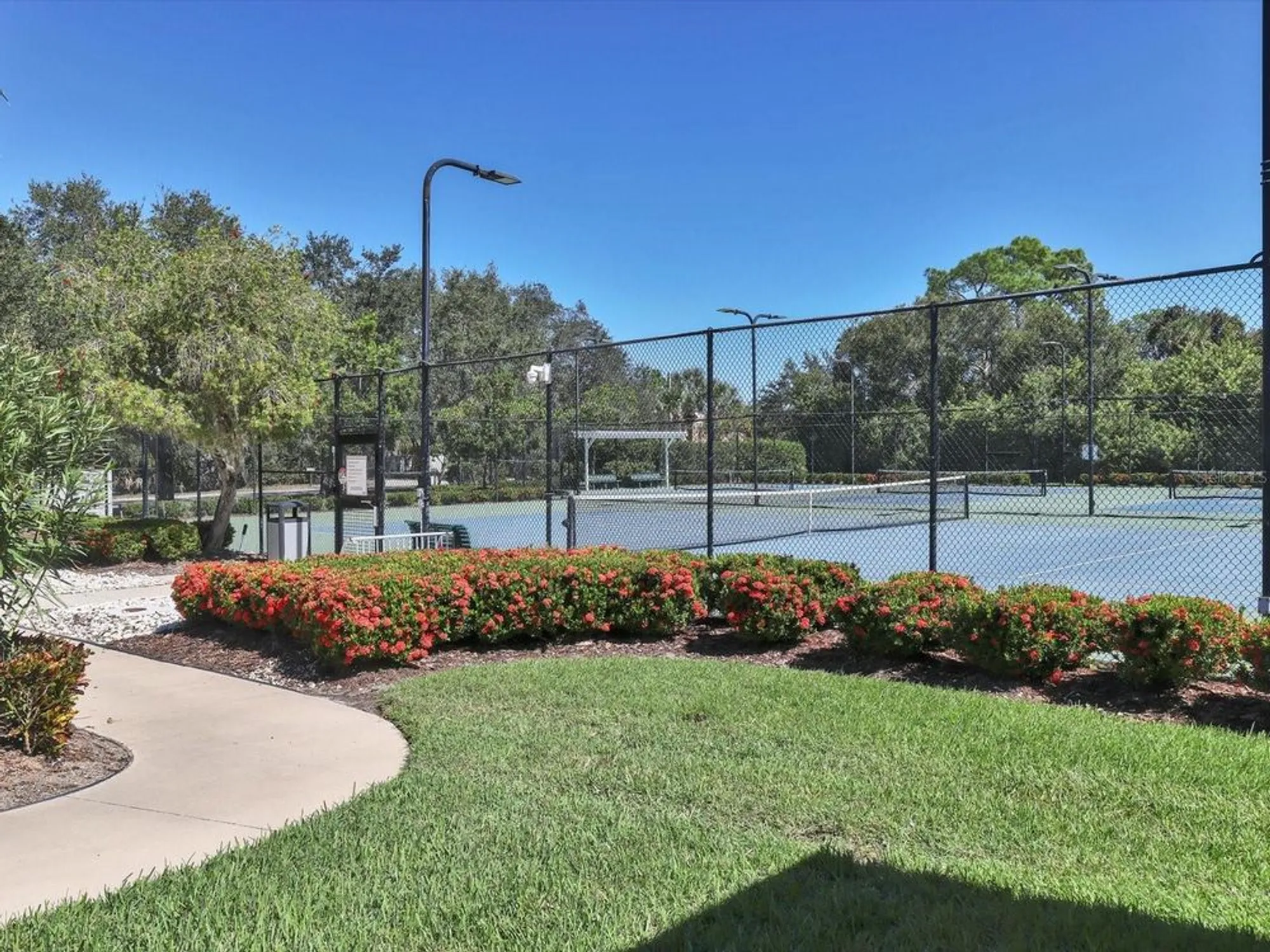 Property Slideshow image 43 of 53 | 7273 cedar hollow cir # 102, Bradenton, FL, 34203