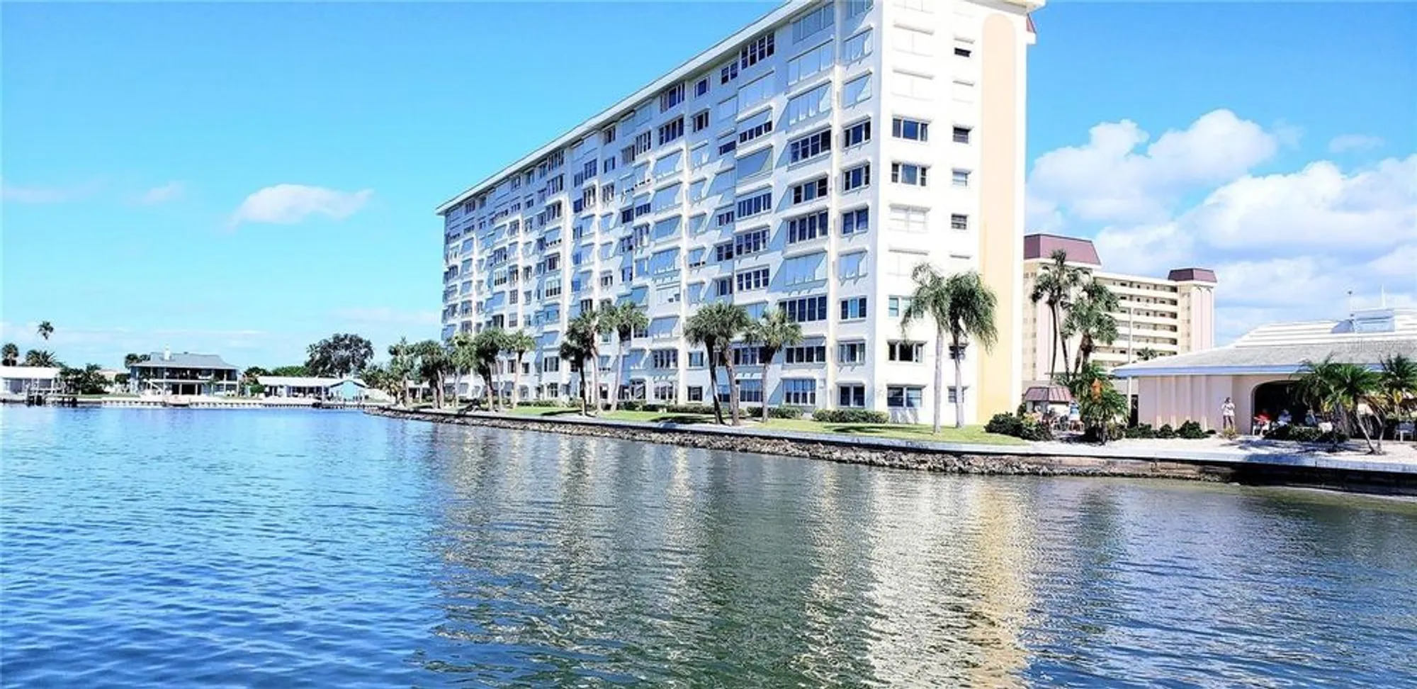 Property Slideshow image 1 of 30 | 4750 cove cir apt 303, St Petersburg, FL, 33708