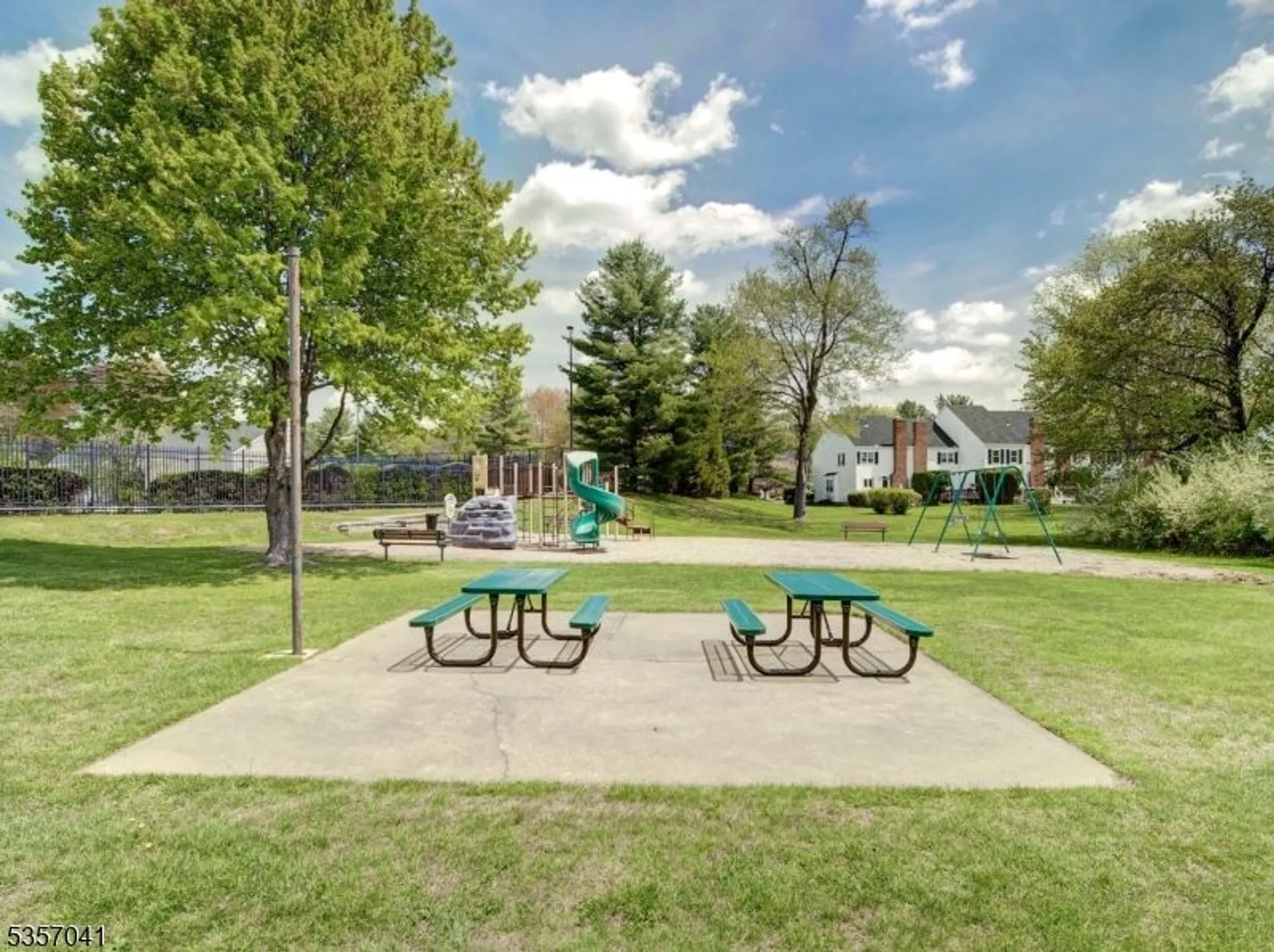 Property Slideshow image 23 of 28 | 77 hampshire dr, Mendham, NJ, 07945