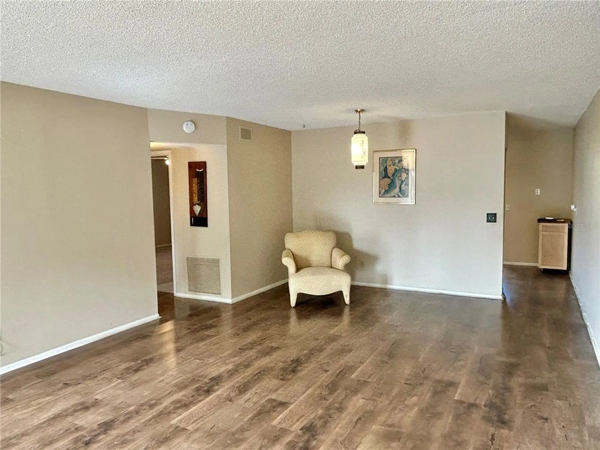 Property Slideshow image 5 of 48 | 2402 ecuadorian way apt 28, Clearwater, FL, 33763