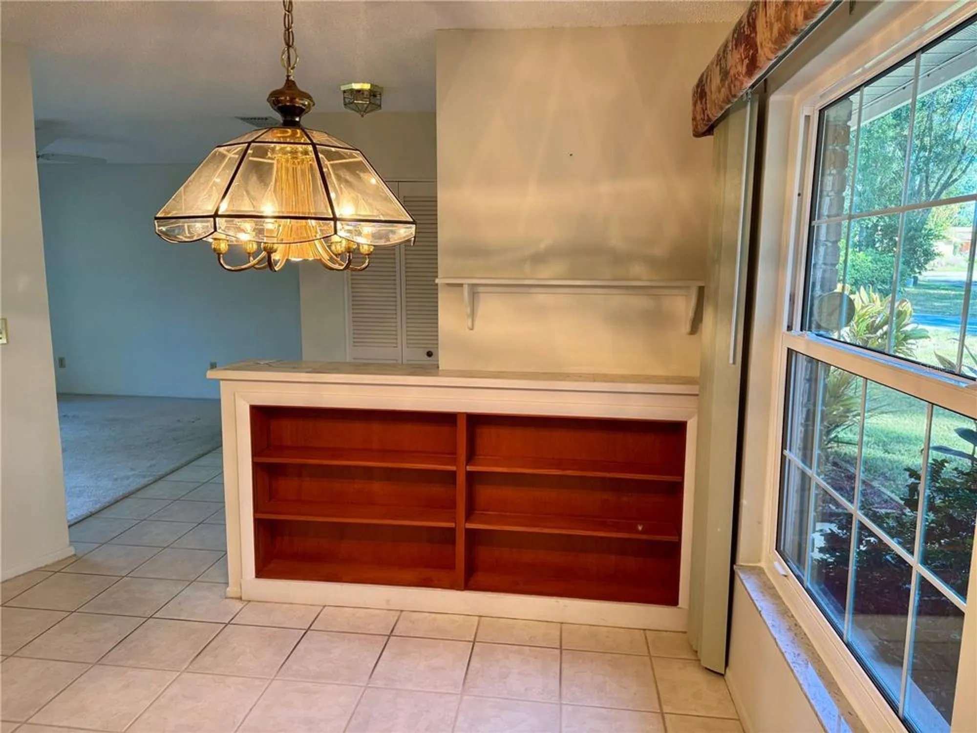 Property Slideshow image 4 of 19 | 1482 glengarry dr, Palm Harbor, FL, 34684